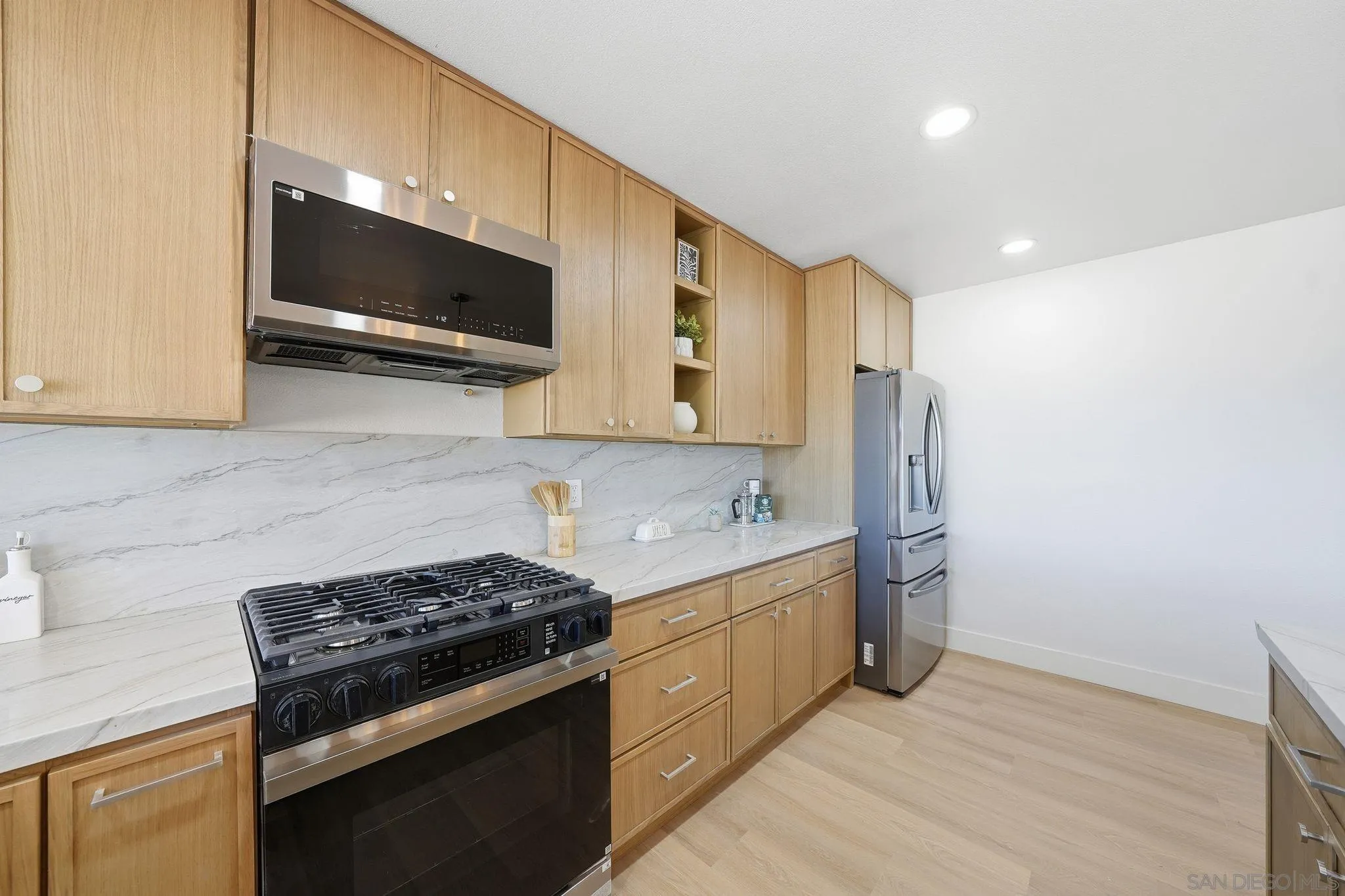 https://cdn.realtyfeed.com/cdn/127/260002151/bdbcaaa21e52a477af1e3182b703b854.webp