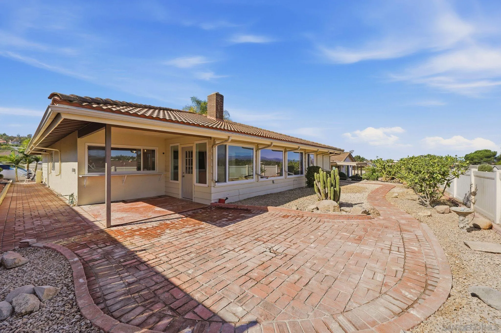 https://cdn.realtyfeed.com/cdn/127/260002151/fb50f6716750ae0c6366bccebbc38a44.webp
