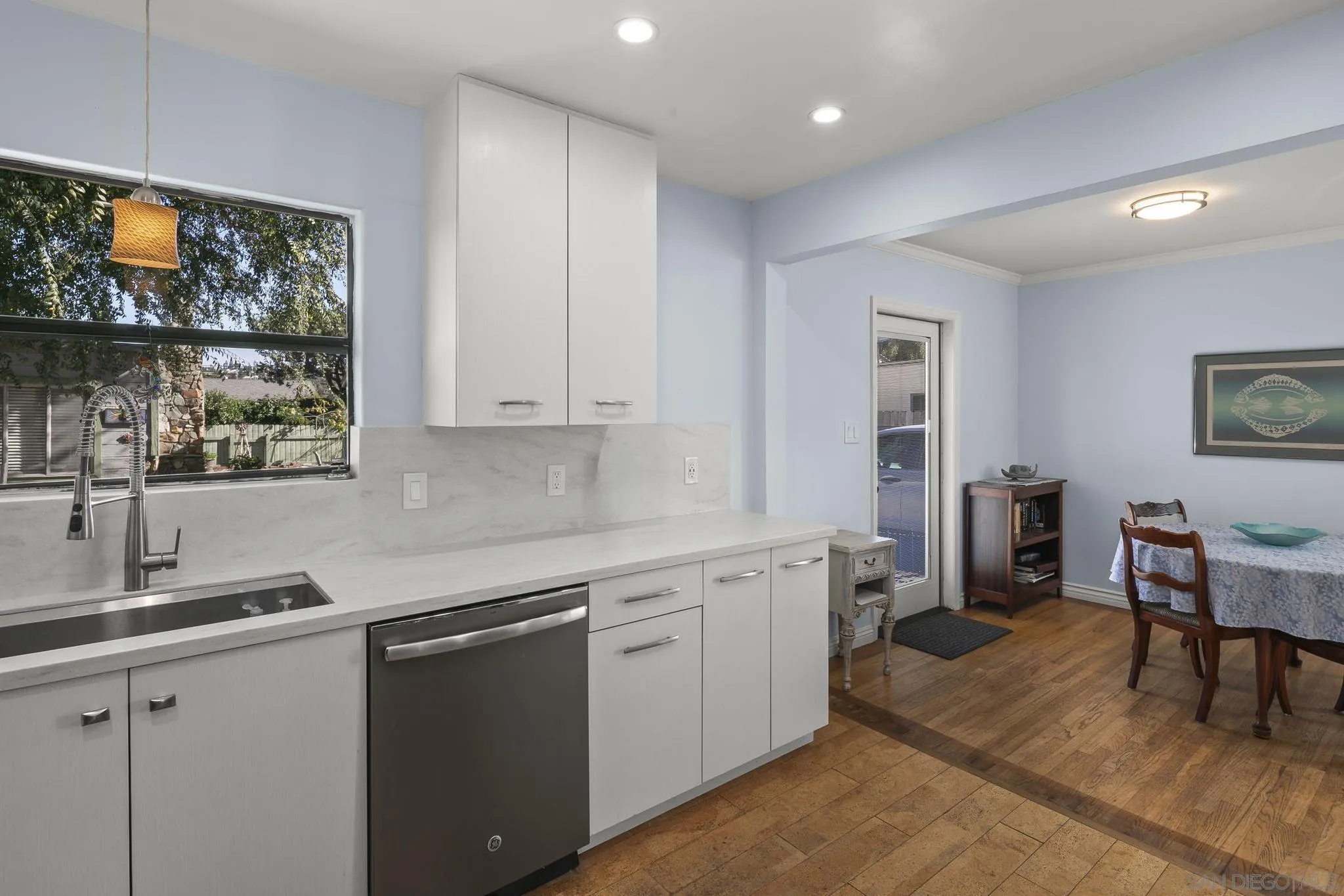 https://cdn.realtyfeed.com/cdn/127/260002152/330b6d73204f2dbc8571060ac1907271.webp