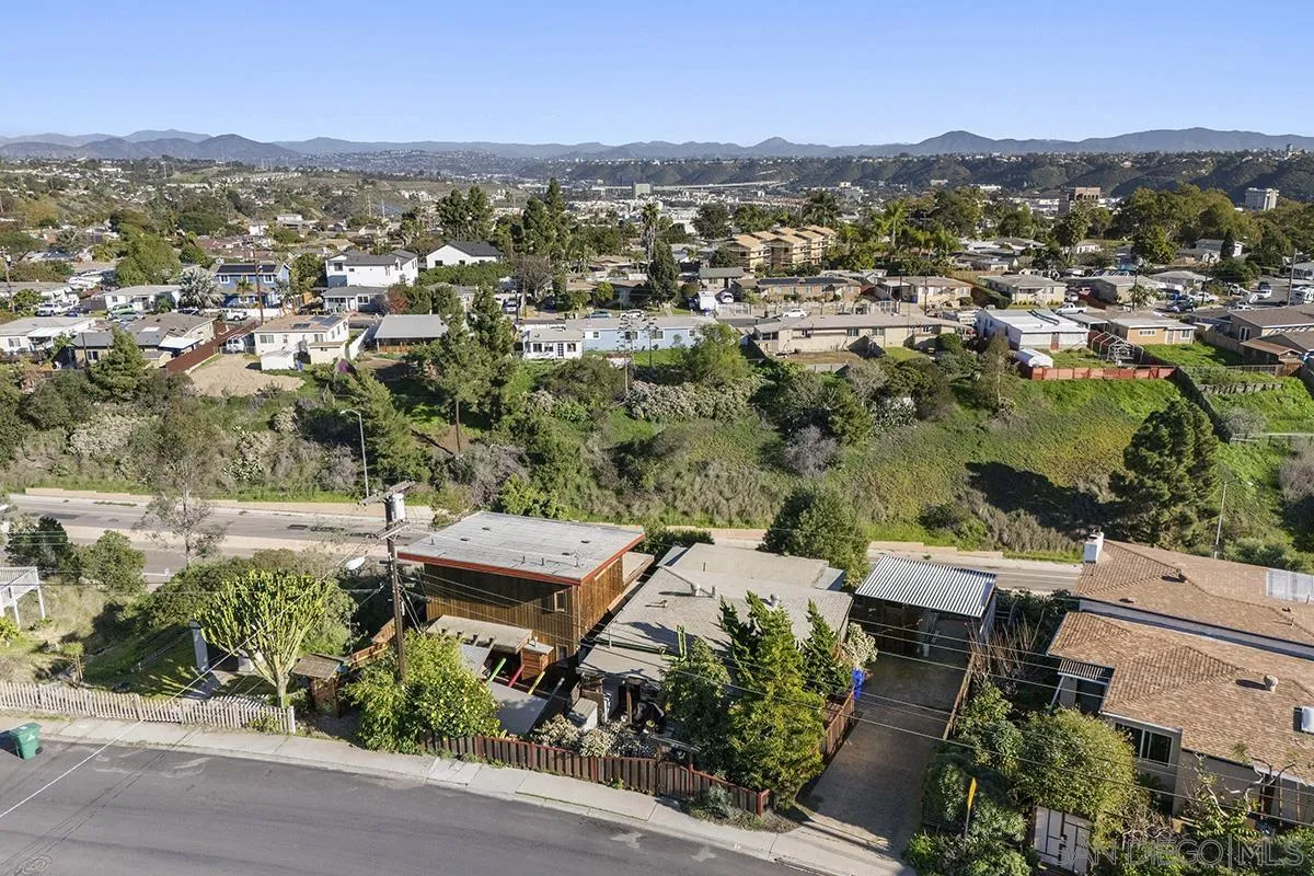 https://cdn.realtyfeed.com/cdn/127/260002157/568546ac18b037040e197243c43558d8.webp