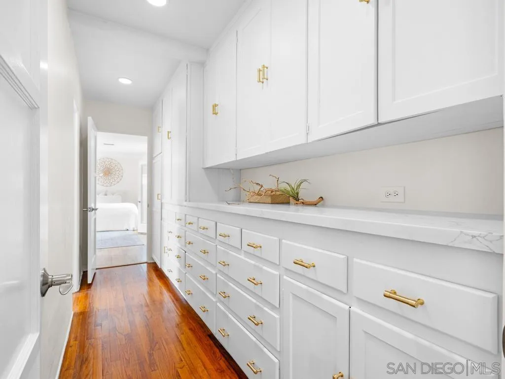 https://cdn.realtyfeed.com/cdn/127/260002161/2750612a845efd5b8592393e9f221a4c.webp