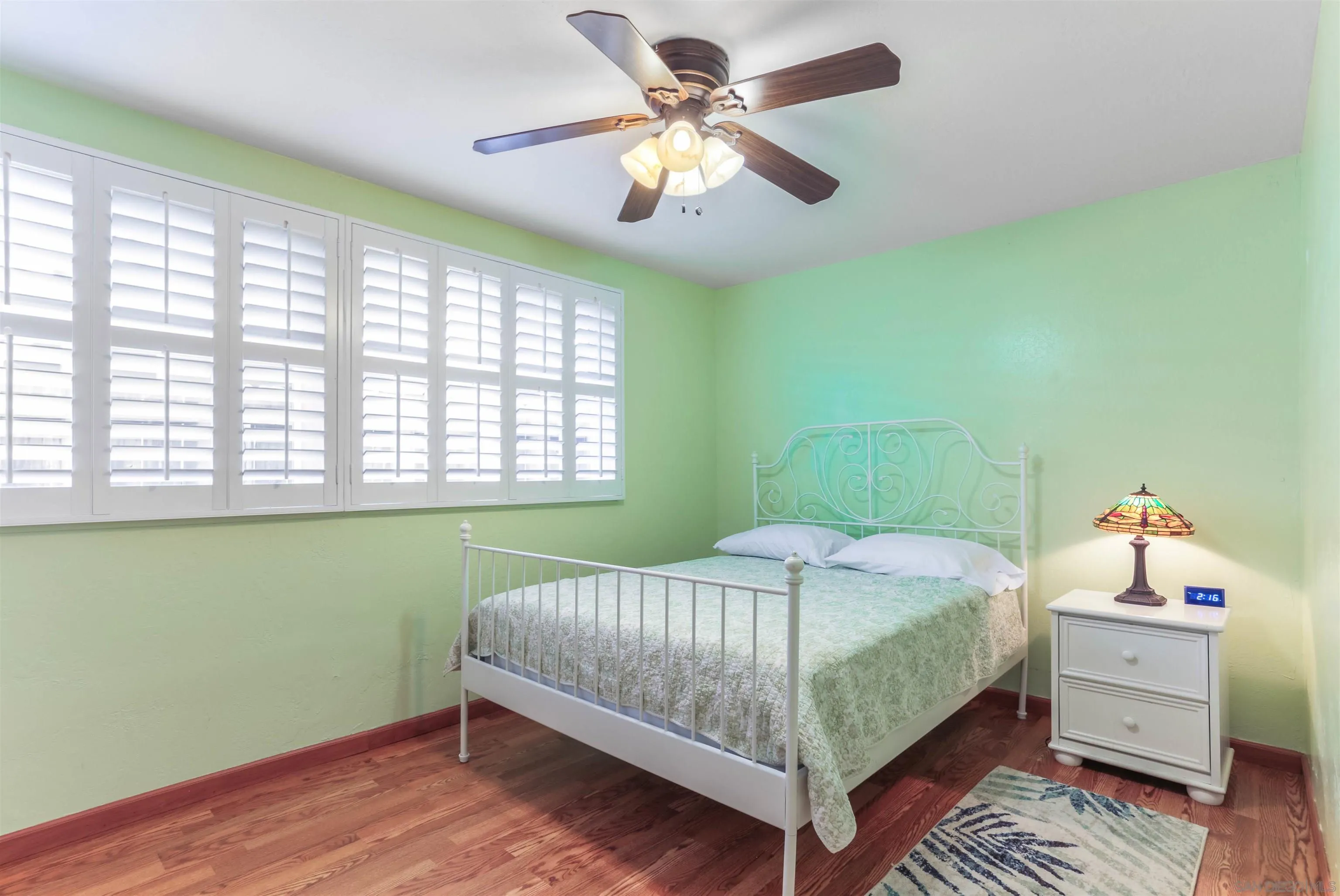 https://cdn.realtyfeed.com/cdn/127/260002162/200654de3f63ad37fef137c2a1b4f6b6.webp