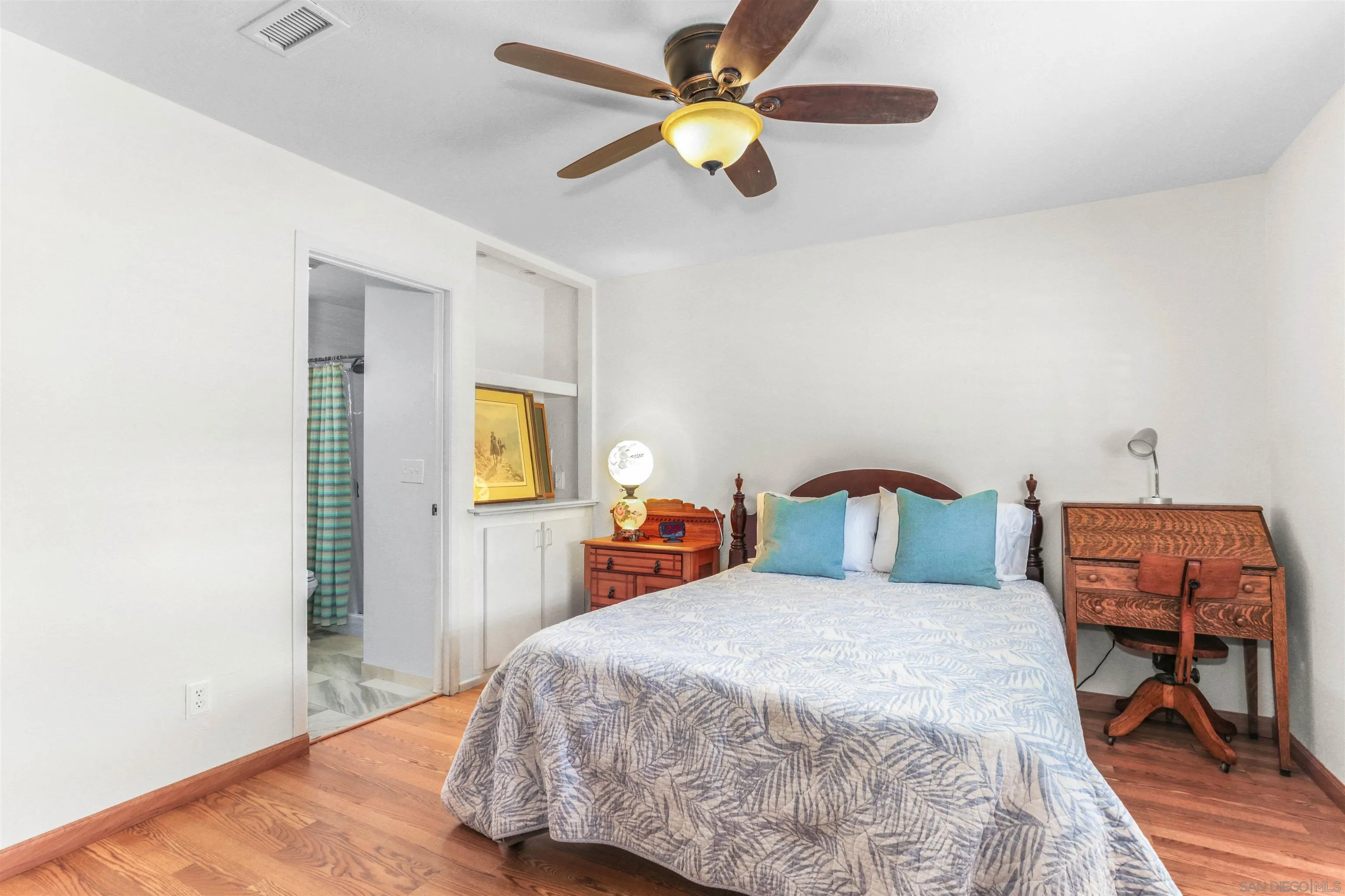 https://cdn.realtyfeed.com/cdn/127/260002162/65c3369509b6b92f00ce750f4c03c594.webp