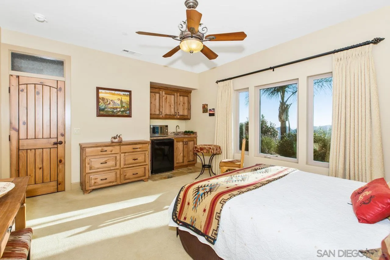 https://cdn.realtyfeed.com/cdn/127/260002165/05aeb25888630baac843ba187a60d596.webp