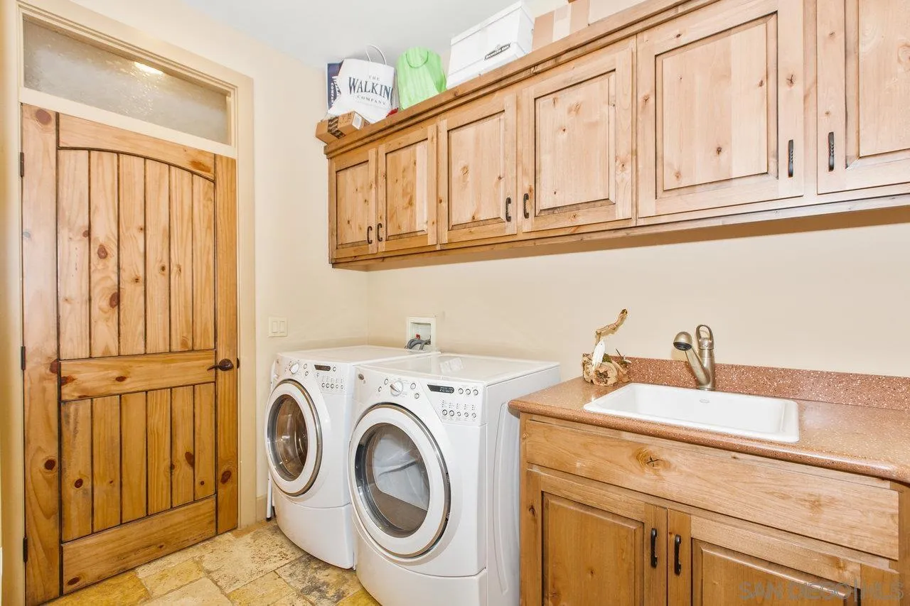https://cdn.realtyfeed.com/cdn/127/260002165/1f14641ee755eb0678230e433e16f3d1.webp