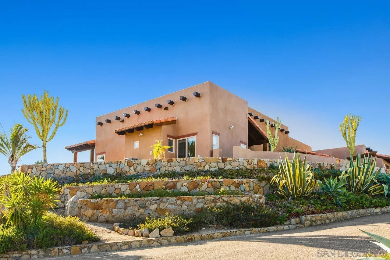 https://cdn.realtyfeed.com/cdn/127/260002165/47f8b10c9e08966779f0691107727ed2.webp