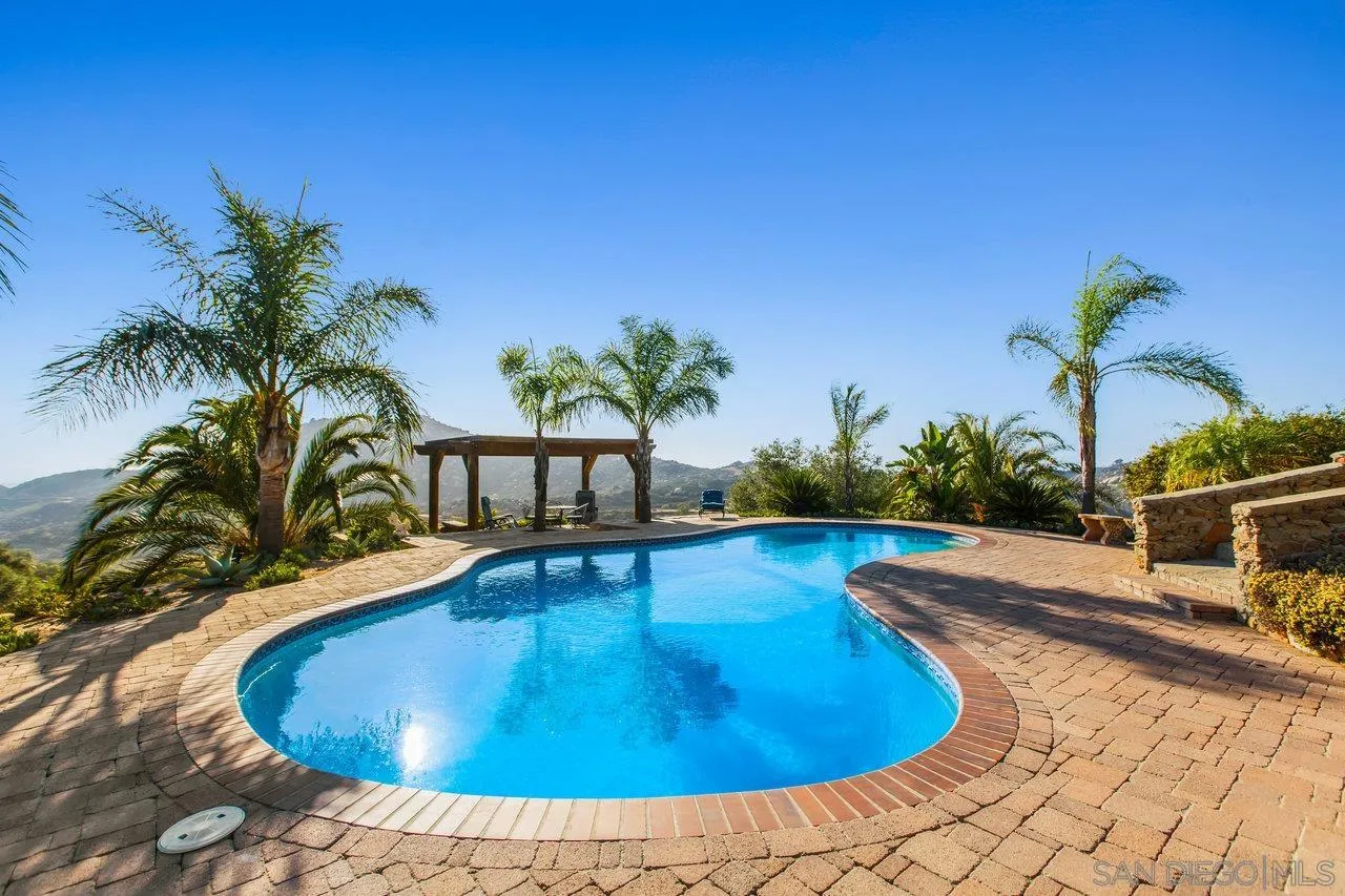 https://cdn.realtyfeed.com/cdn/127/260002165/f288b3056d0a7698aa22b4842ae4bccc.webp