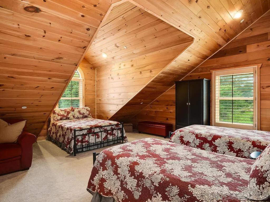 https://cdn.realtyfeed.com/cdn/127/260002167/1f8ed2312c03e99ab8b701341dd30a99.webp
