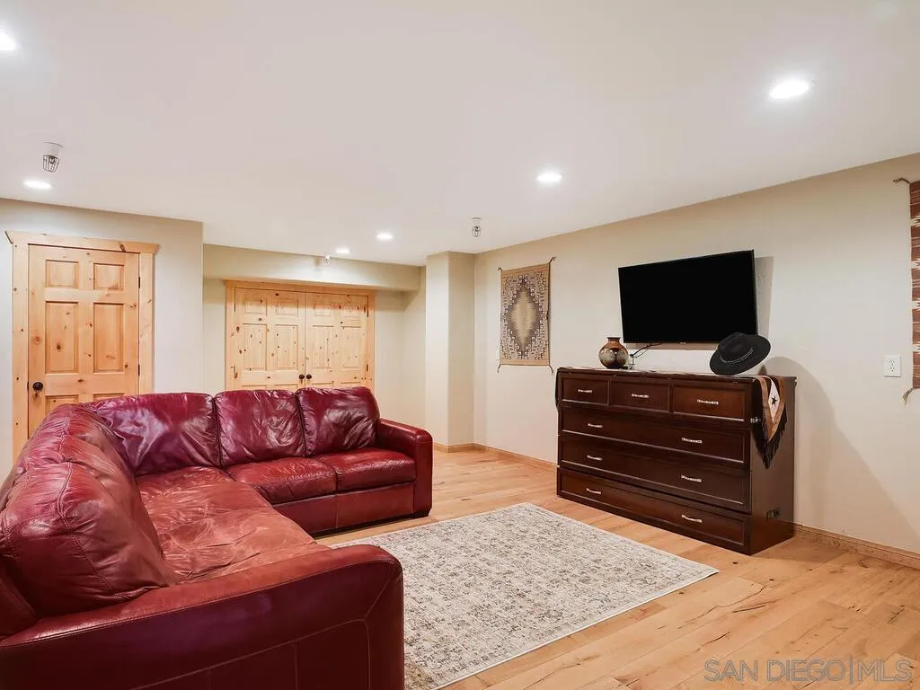 https://cdn.realtyfeed.com/cdn/127/260002167/6b05634fdaec510faac2ce9993ef1ca7.webp