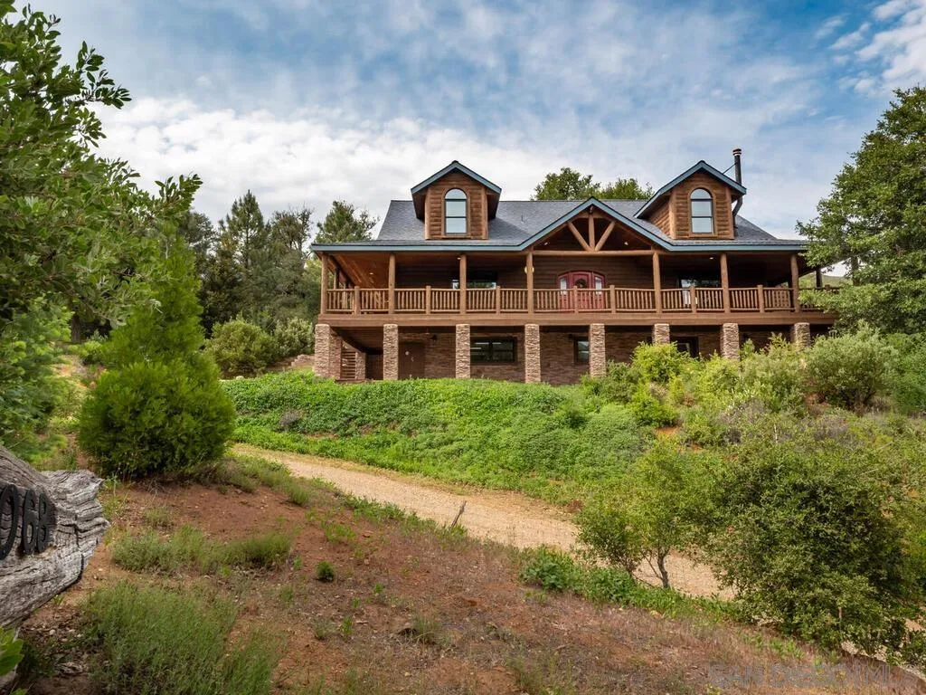 https://cdn.realtyfeed.com/cdn/127/260002167/7c013687b8c3037b46b91082effcbf2a.webp