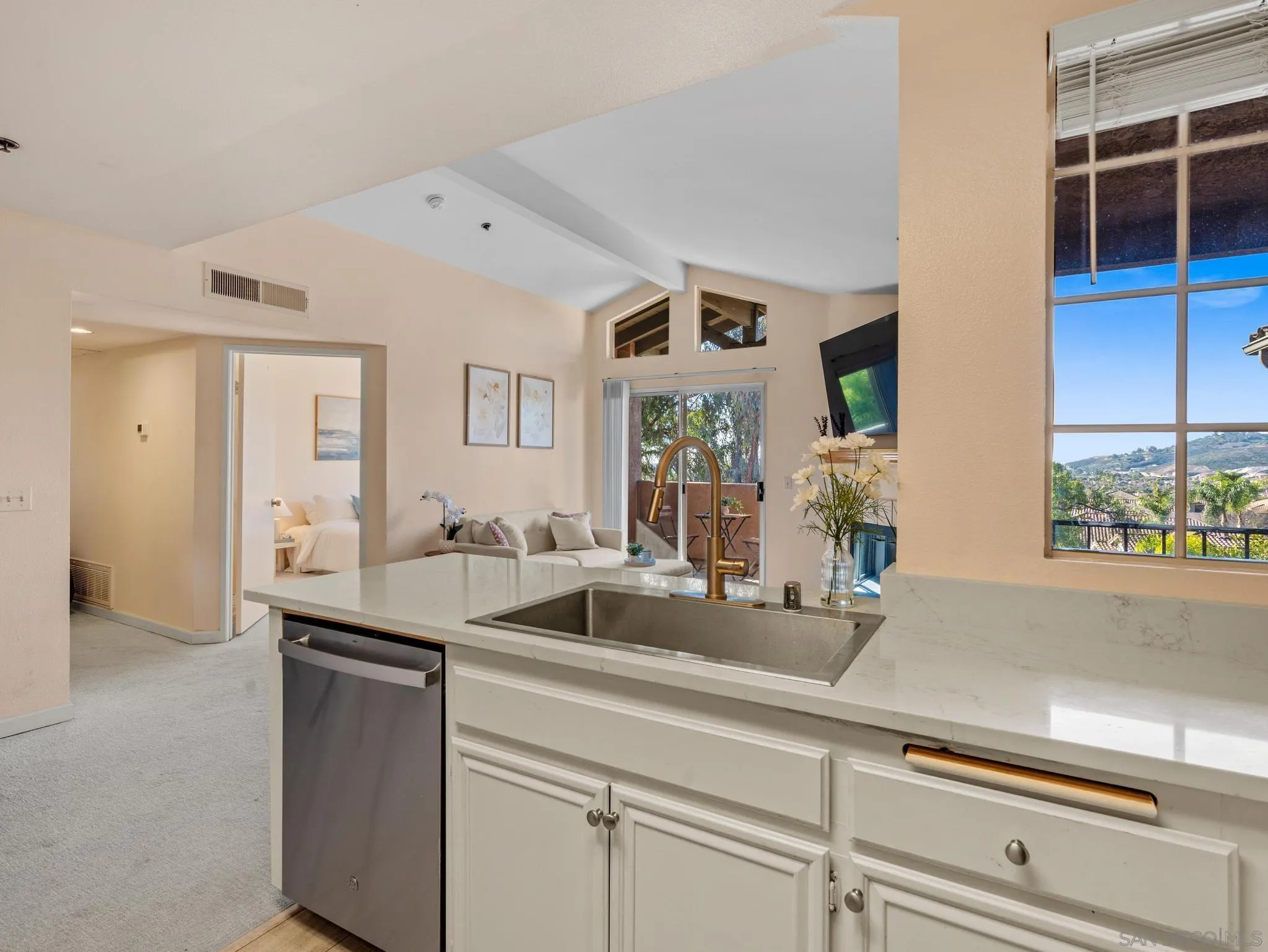 Photo #4: 260002169 Listing: Photo #4