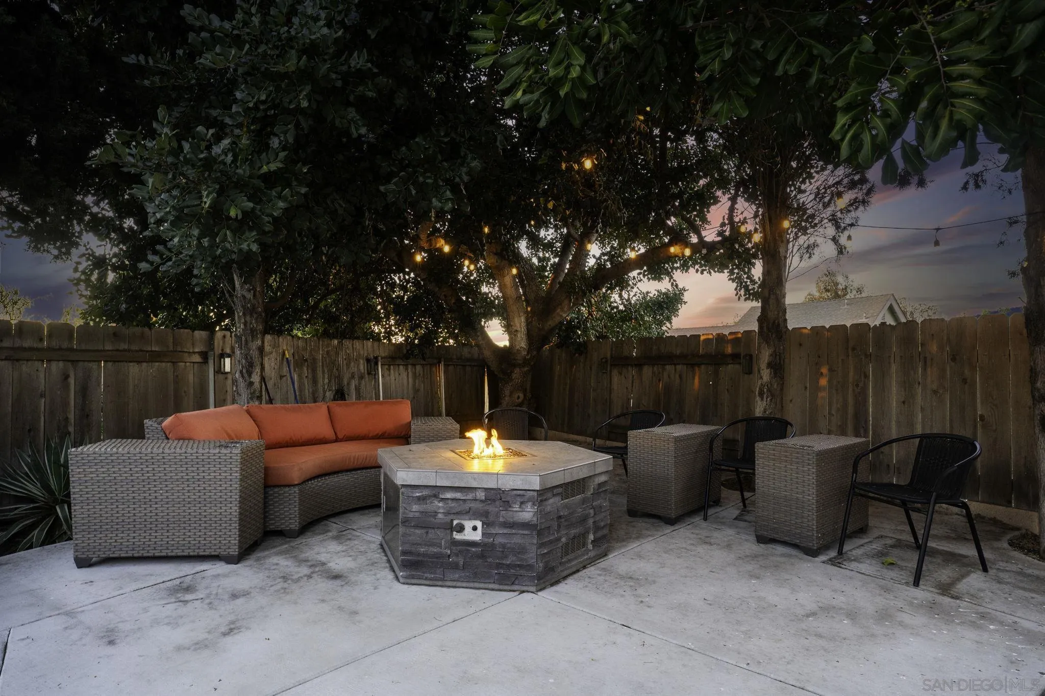 https://cdn.realtyfeed.com/cdn/127/260002170/25938f25c43e0cd64a97a9c0f9504a25.webp