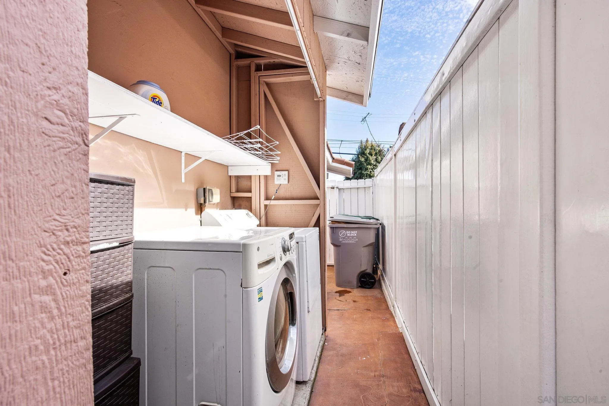https://cdn.realtyfeed.com/cdn/127/260002171/13eb80267ae3b2c4826762ea7f5861b4.webp