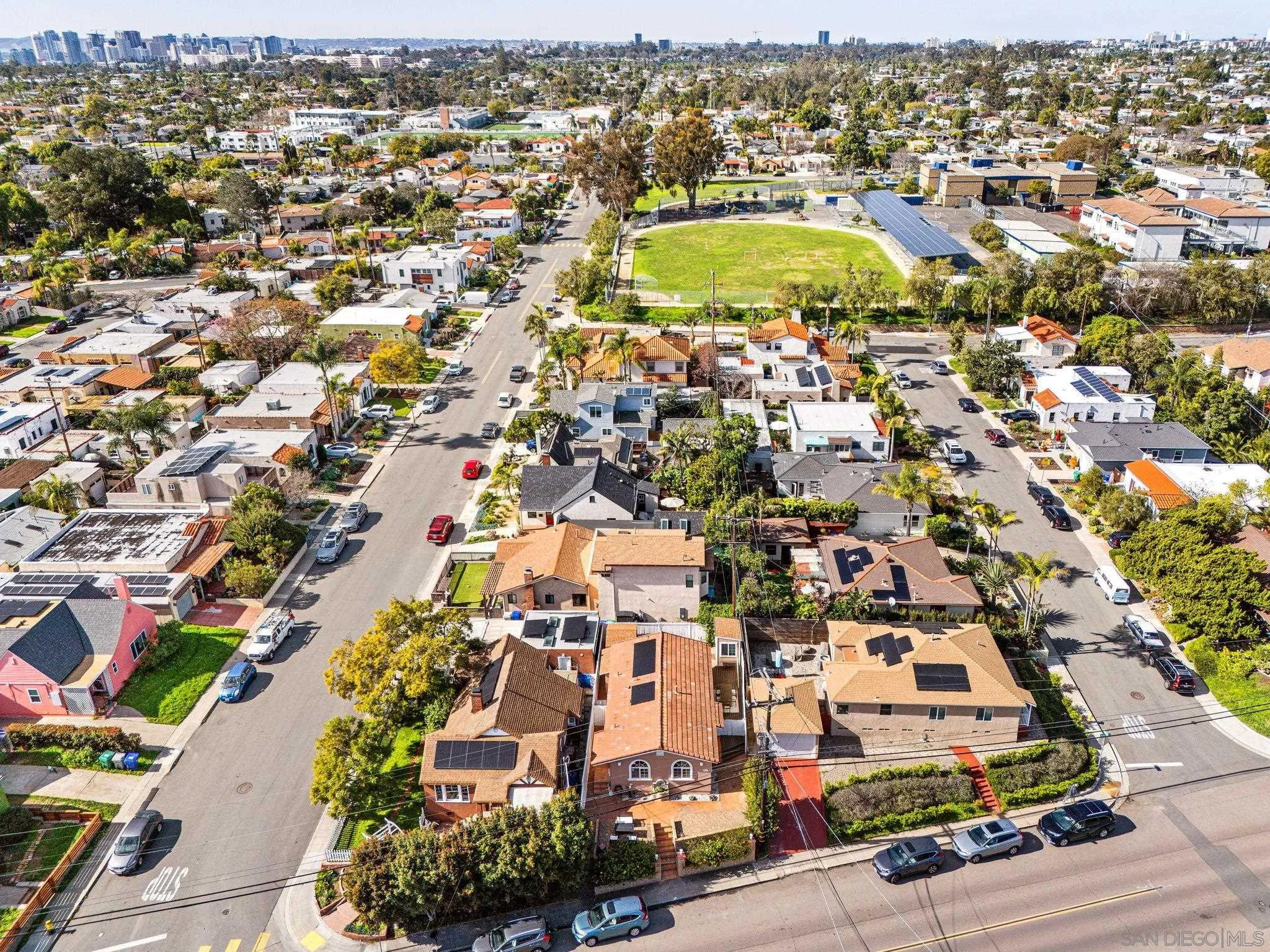 https://cdn.realtyfeed.com/cdn/127/260002171/44d332b7e21dc3ebed876c176774e200.webp