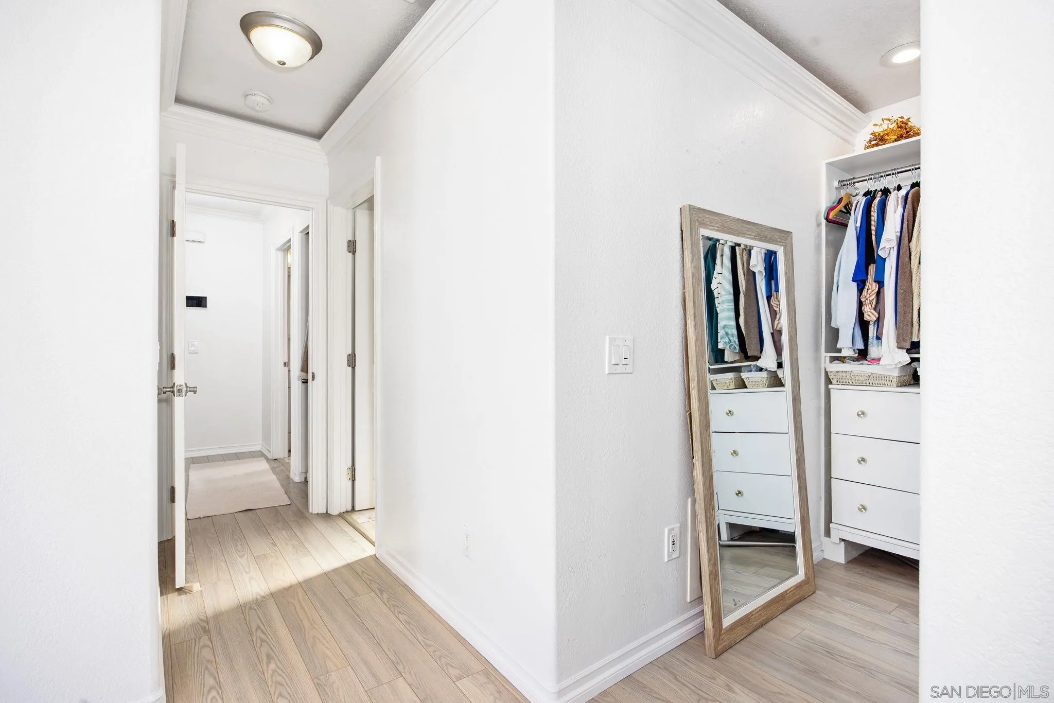 https://cdn.realtyfeed.com/cdn/127/260002171/4edbf51a4c4250480d62430f50ea5c20.webp