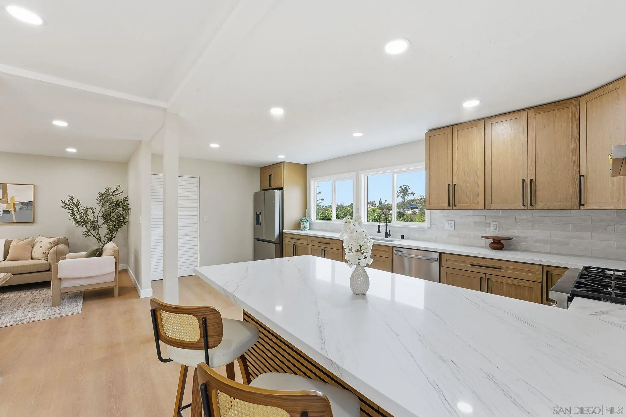 https://cdn.realtyfeed.com/cdn/127/260002172/71d25e3b20af66271e59acf012062fbe.webp