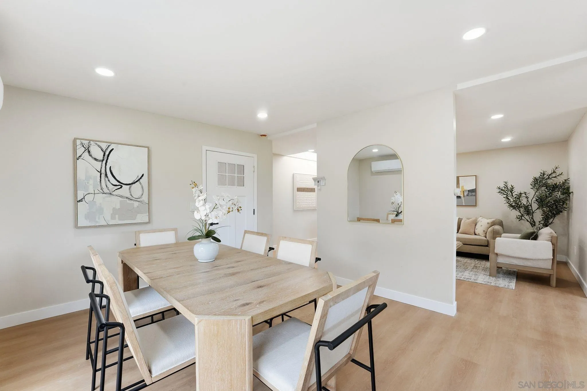 https://cdn.realtyfeed.com/cdn/127/260002172/76a146e2d591f8397cc518fab8c9077e.webp