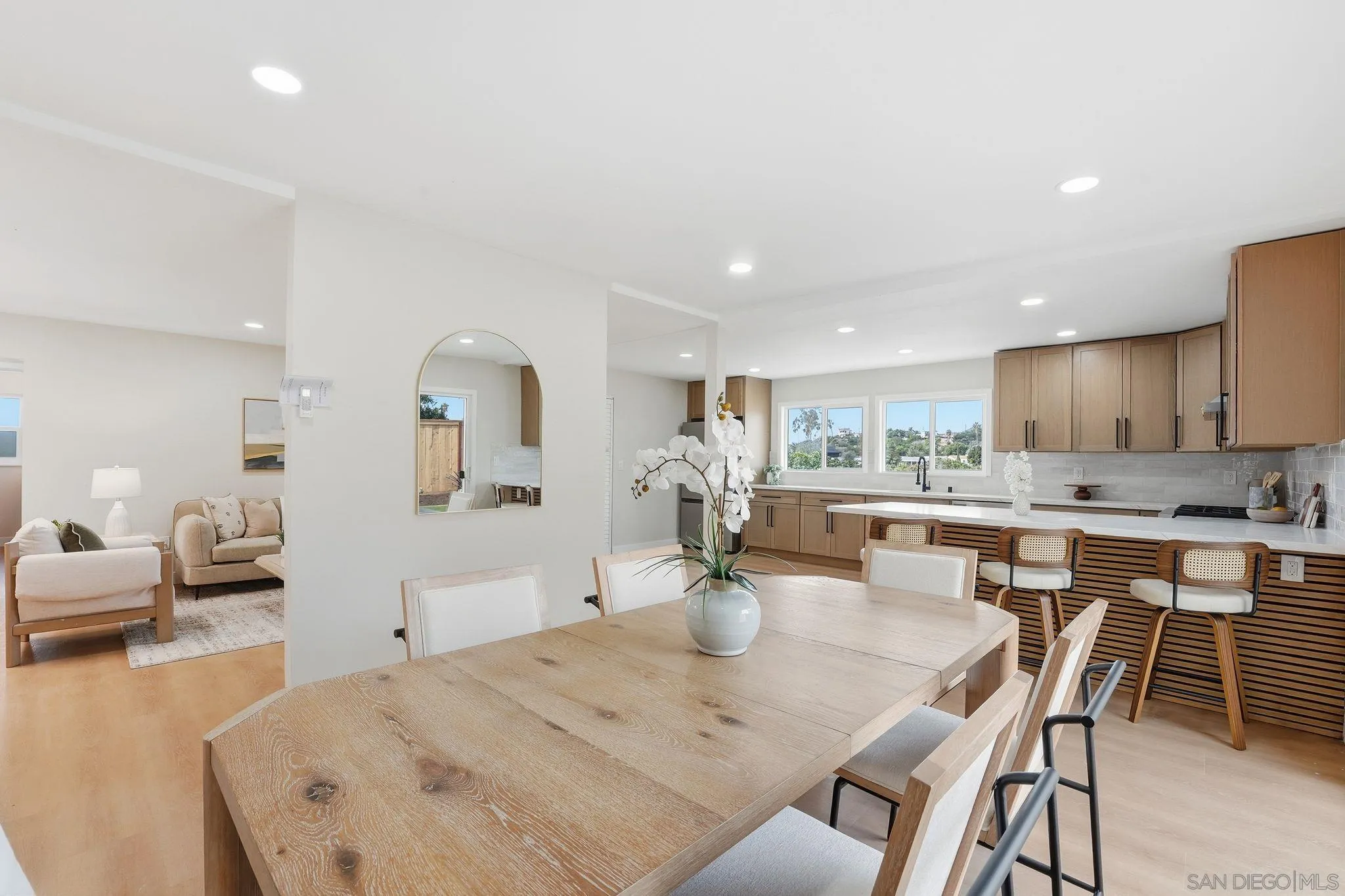 https://cdn.realtyfeed.com/cdn/127/260002172/c0b95305930c123485a44b7980b92f6c.webp