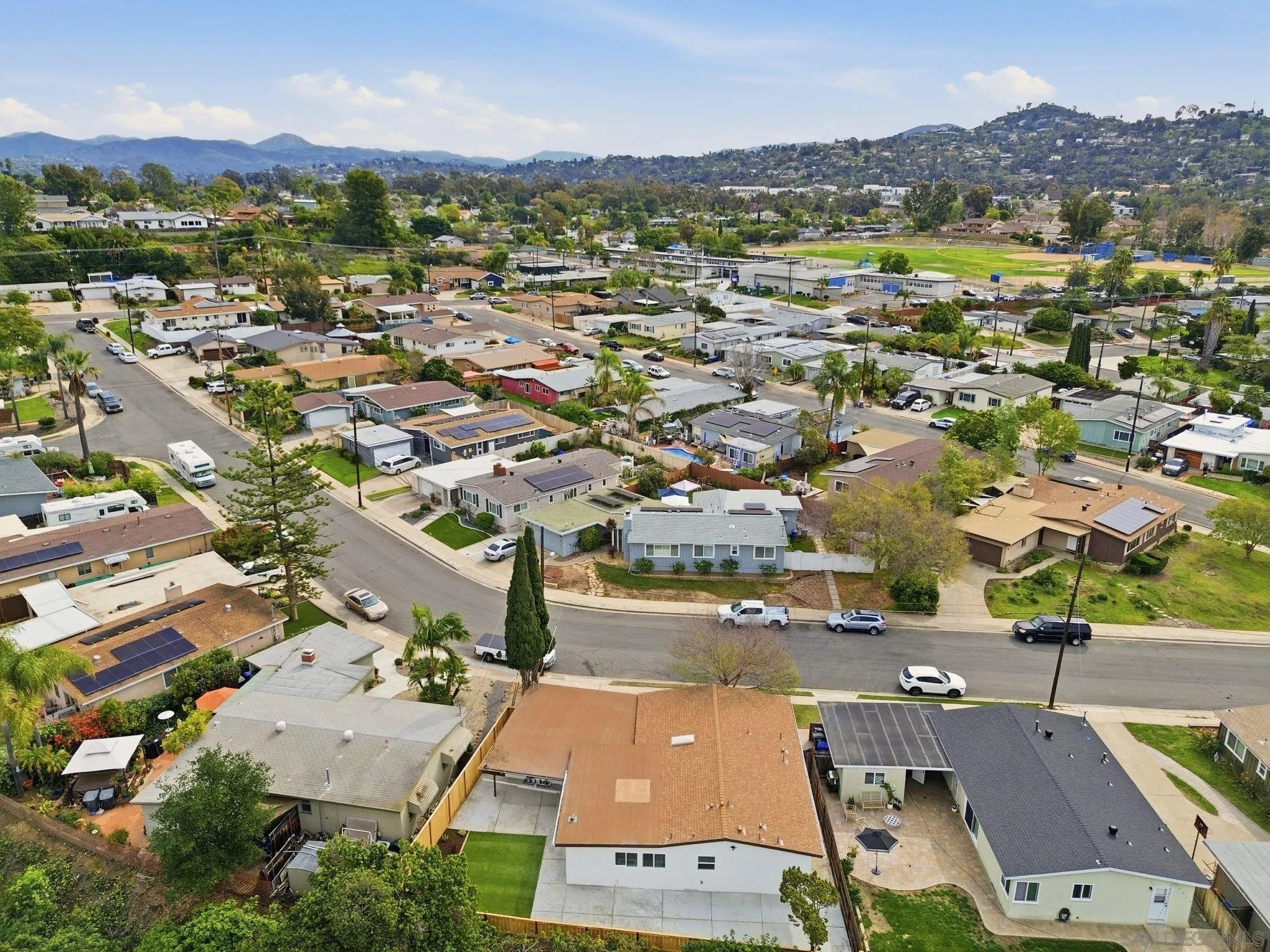 https://cdn.realtyfeed.com/cdn/127/260002172/f52da076925c3809eb4068a4f994e999.webp