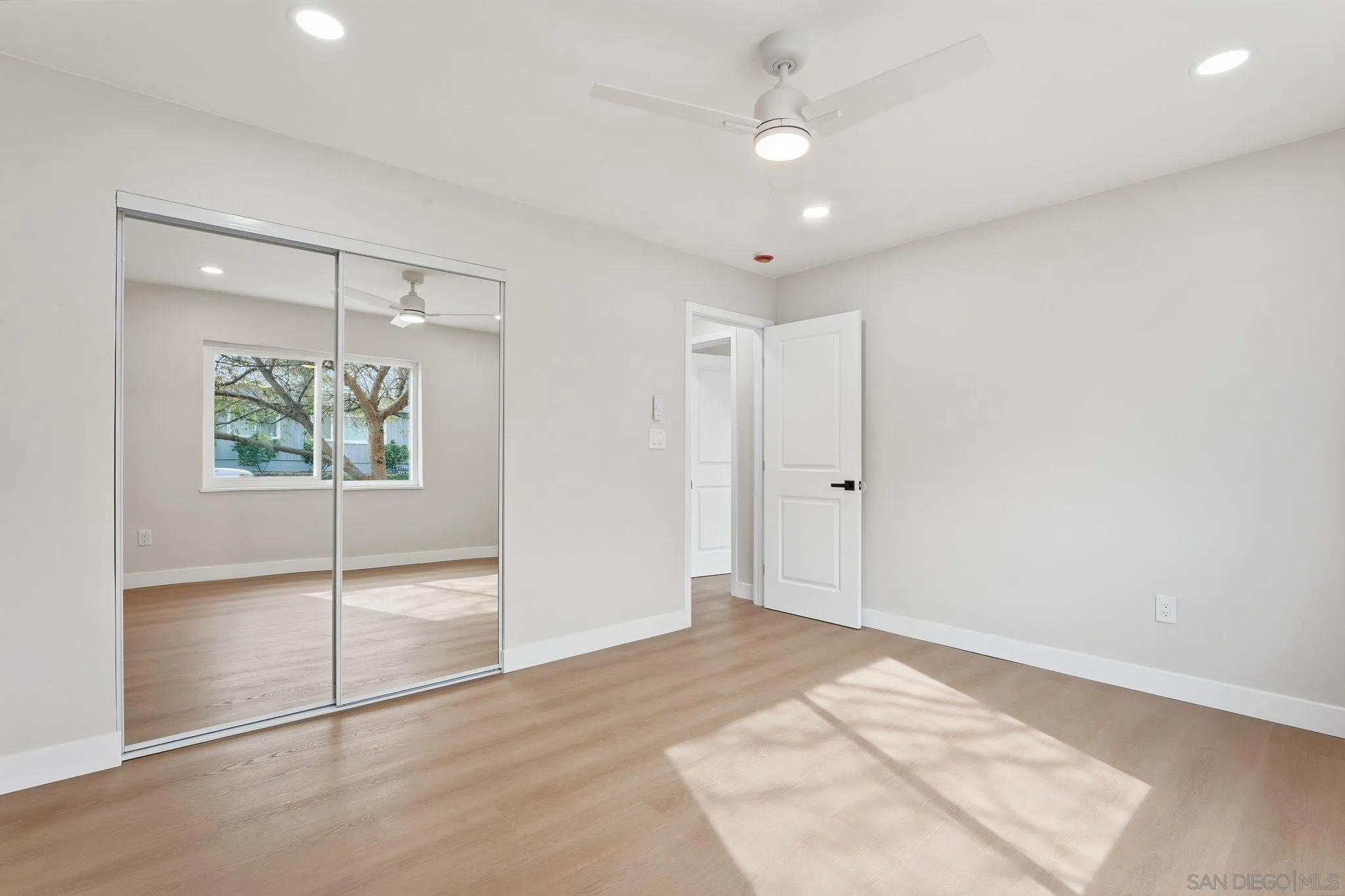 https://cdn.realtyfeed.com/cdn/127/260002172/f8e6c09939658b854ab4d2694266995e.webp