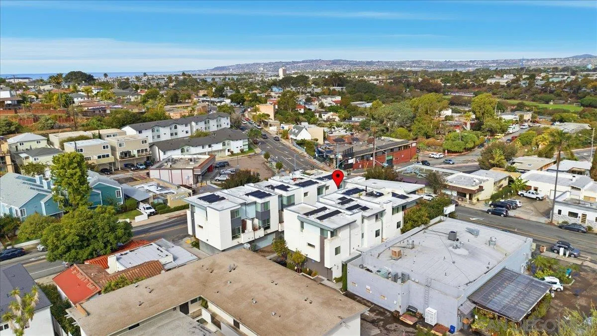 https://cdn.realtyfeed.com/cdn/127/260002181/5066b52ddd2a735a51239a0b2afa5d13.webp