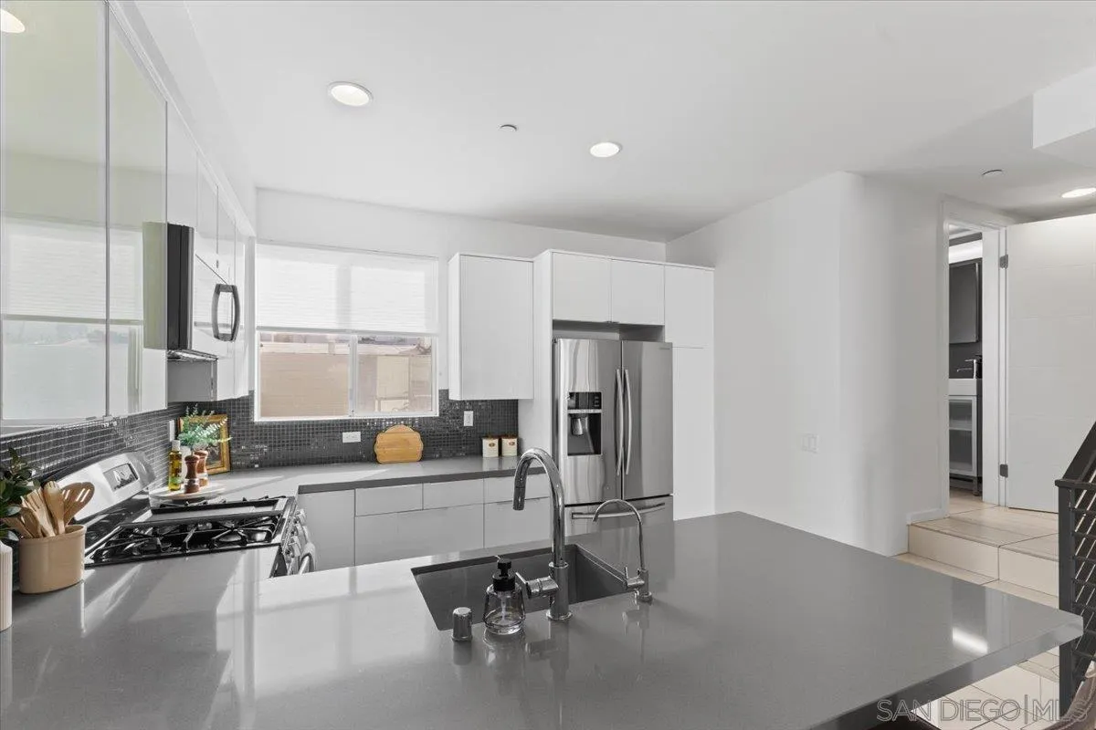 https://cdn.realtyfeed.com/cdn/127/260002181/89424a9336406a16dd4f31bcde298531.webp