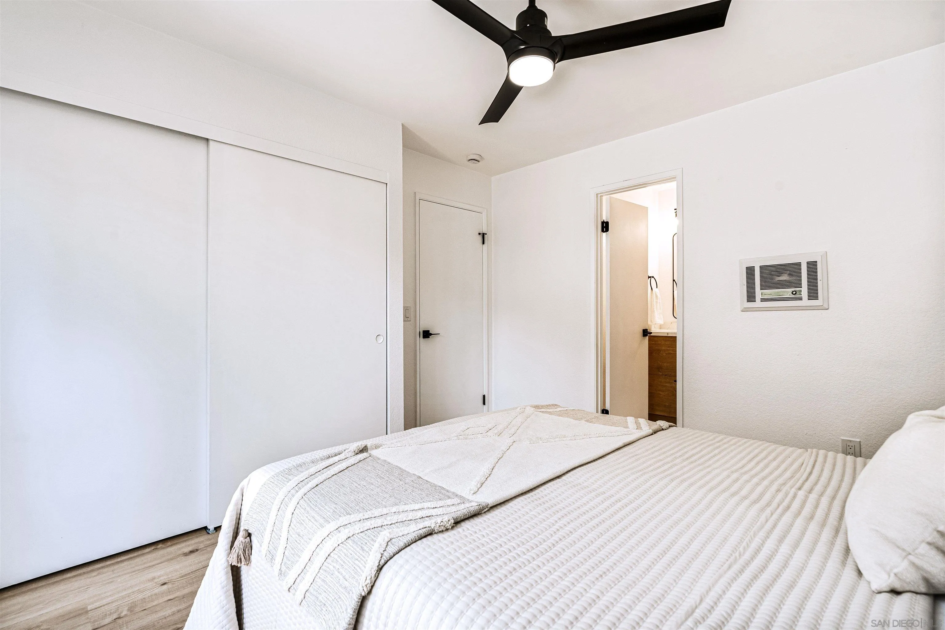https://cdn.realtyfeed.com/cdn/127/260002183/7c57393a386e9f9407d06ef488c7c390.webp