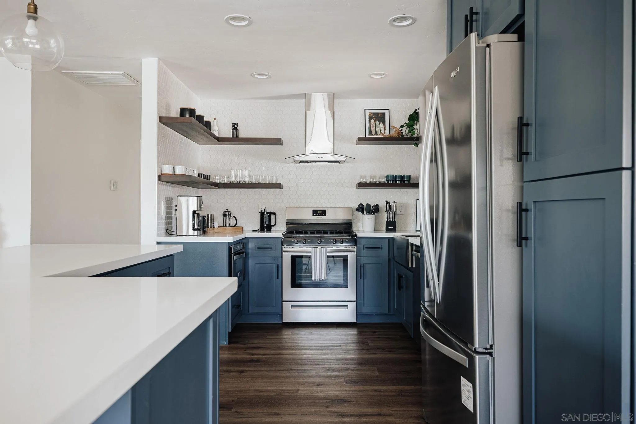 https://cdn.realtyfeed.com/cdn/127/260002188/ac4480084809e966118d4c133b541af6.webp