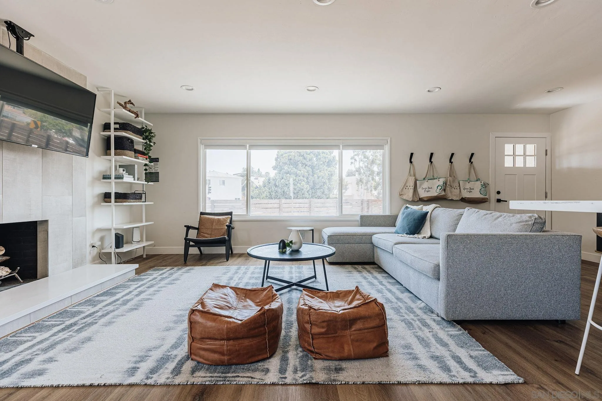 https://cdn.realtyfeed.com/cdn/127/260002188/d9119443b56c9e304787b5e59e14acfd.webp
