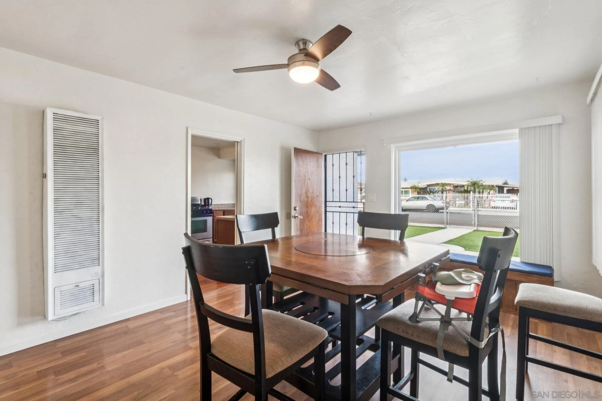 https://cdn.realtyfeed.com/cdn/127/260002195/53f559047144de2b314328c05154dca9.webp