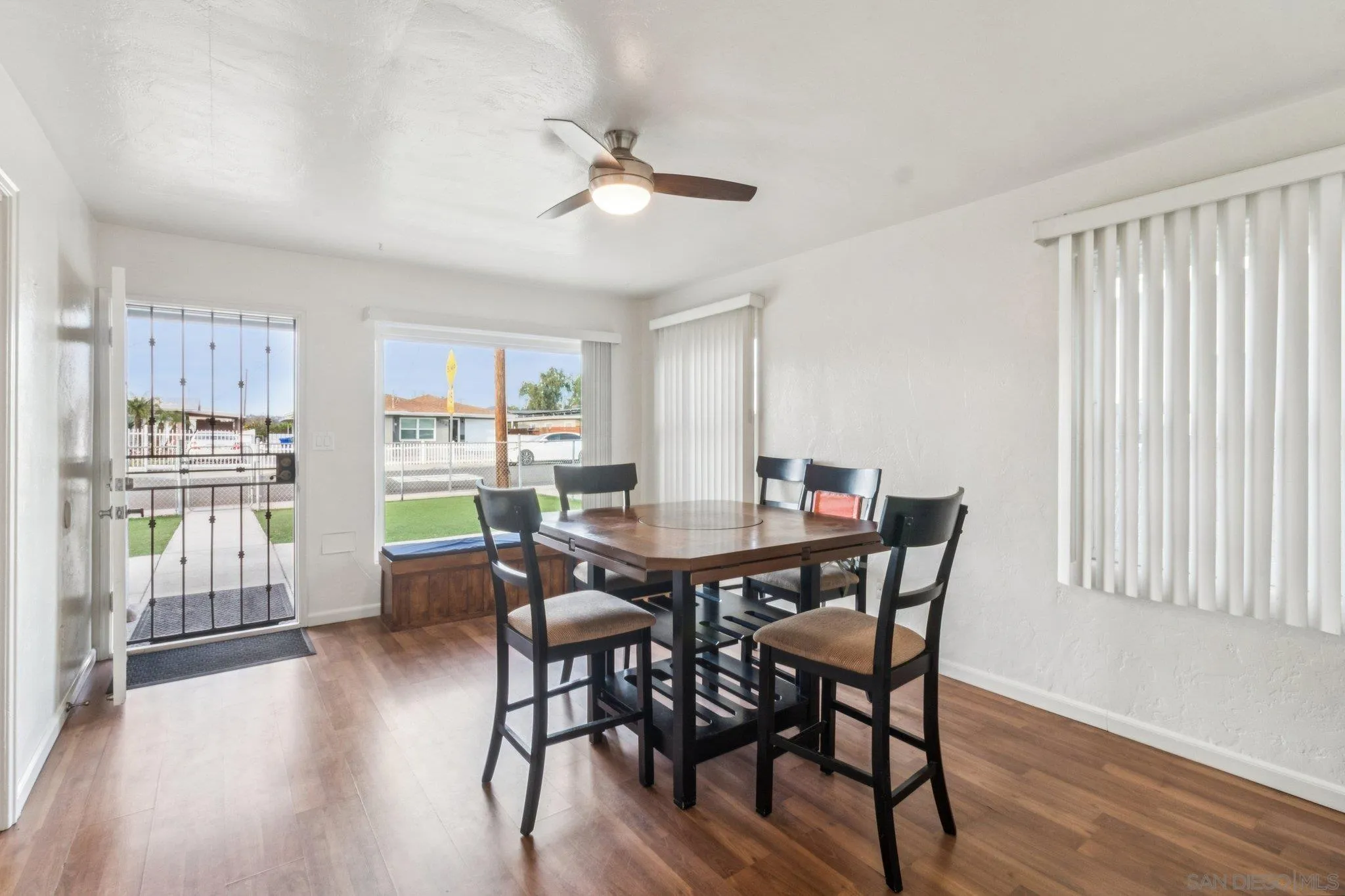 https://cdn.realtyfeed.com/cdn/127/260002195/9696c8bc87a61f86765dc38ffc3bda31.webp