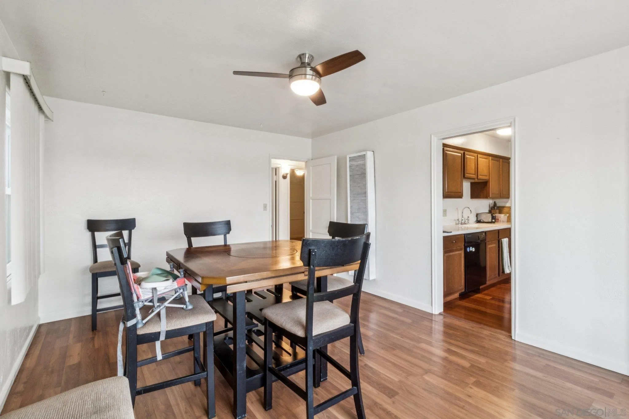 https://cdn.realtyfeed.com/cdn/127/260002195/9e6632e790907e618c5919c42f951f5c.webp