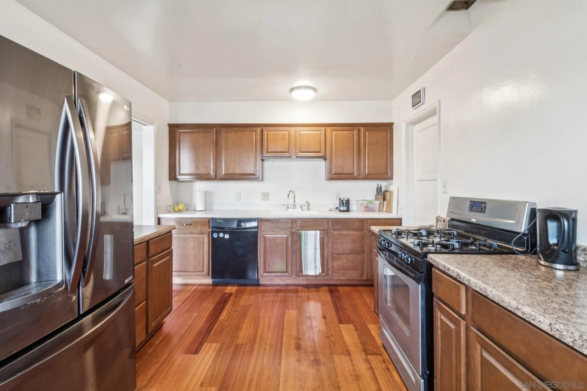 https://cdn.realtyfeed.com/cdn/127/260002195/c18e7ba214f394b32507fc960f4cae46.webp