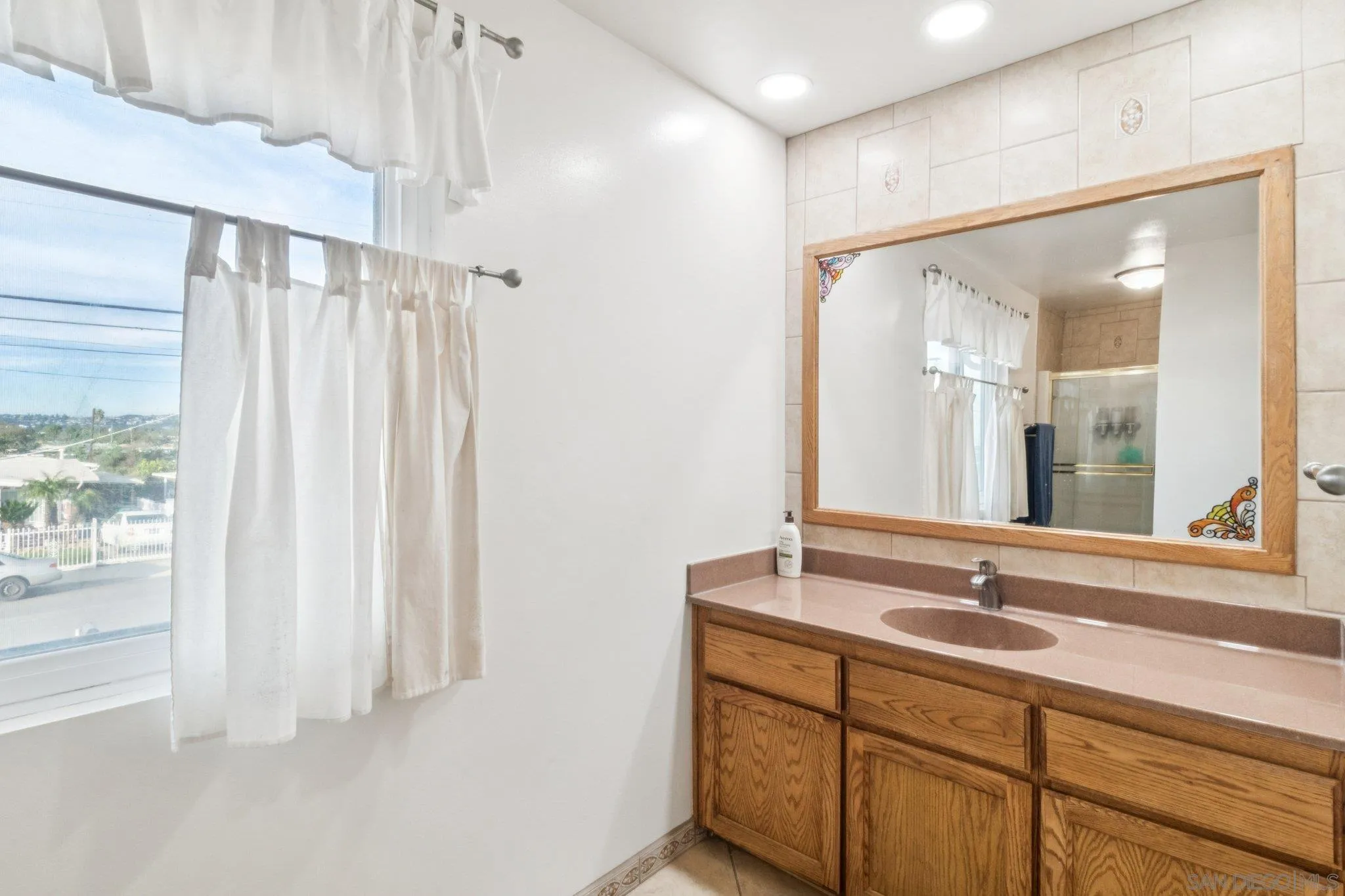 https://cdn.realtyfeed.com/cdn/127/260002195/cb6b9a2300c8c0d551064c9f3b3b4232.webp