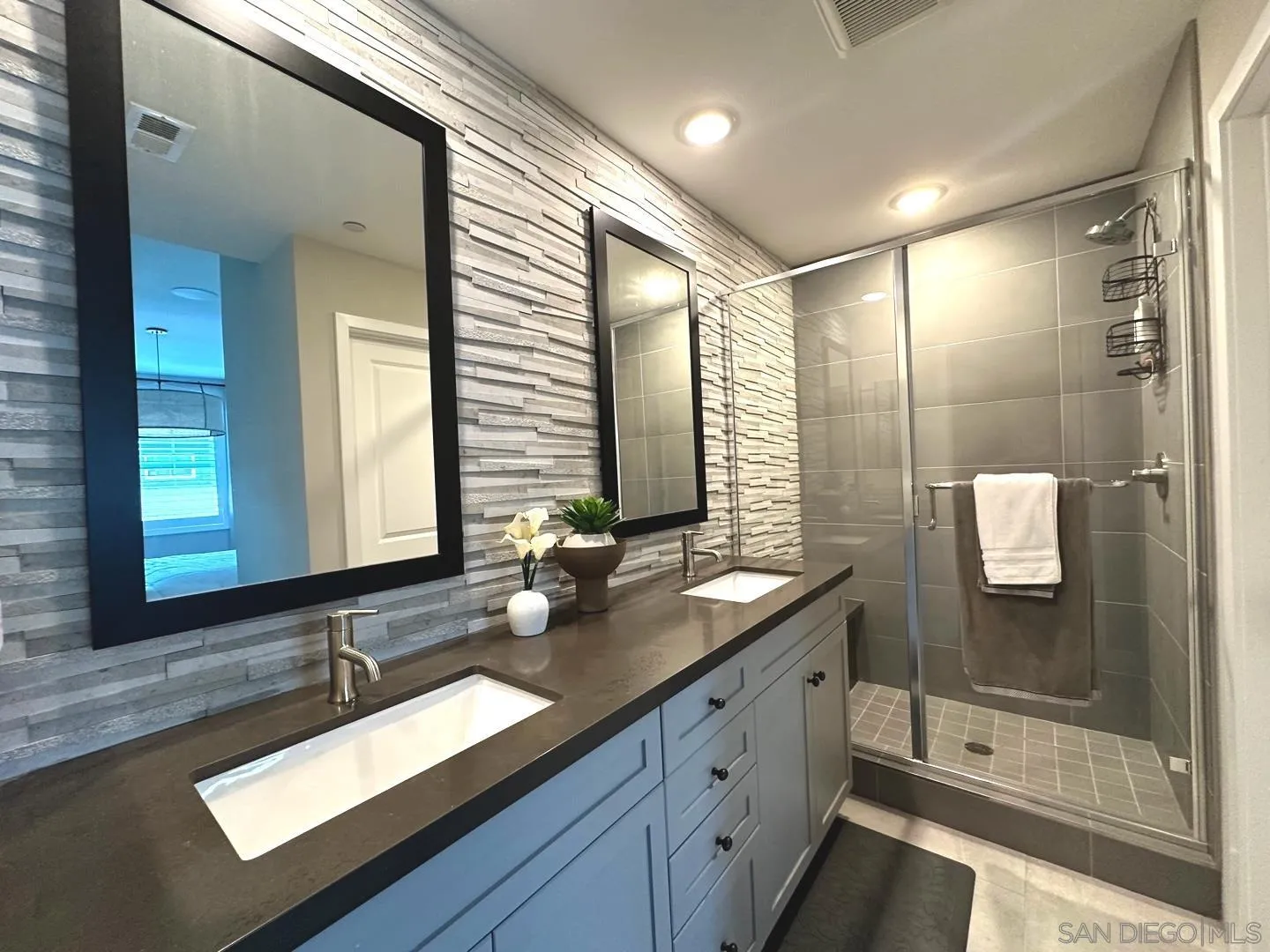 Photo #6: 260002196 Listing: Photo #6