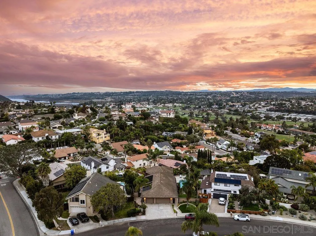 https://cdn.realtyfeed.com/cdn/127/260002200/cedfdc507c7e9b340326317505153cec.webp