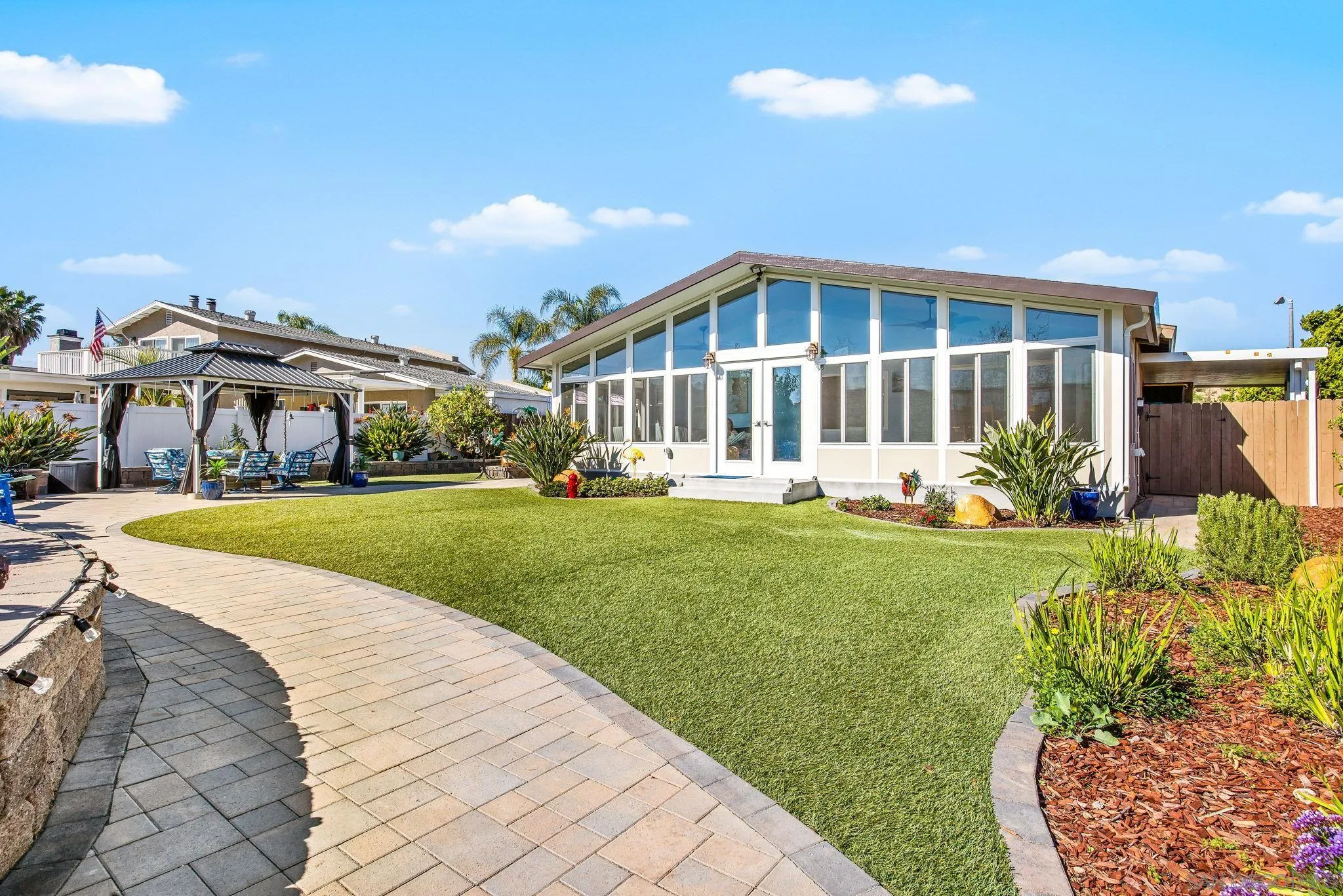 https://cdn.realtyfeed.com/cdn/127/260002205/89fe9fecdc6694ecba637fbec7f9127c.webp