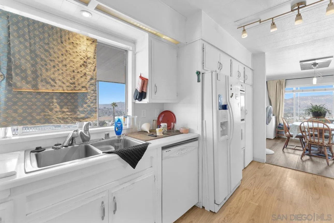 https://cdn.realtyfeed.com/cdn/127/260002207/96e7e0394669717093709f45d4f0c713.webp