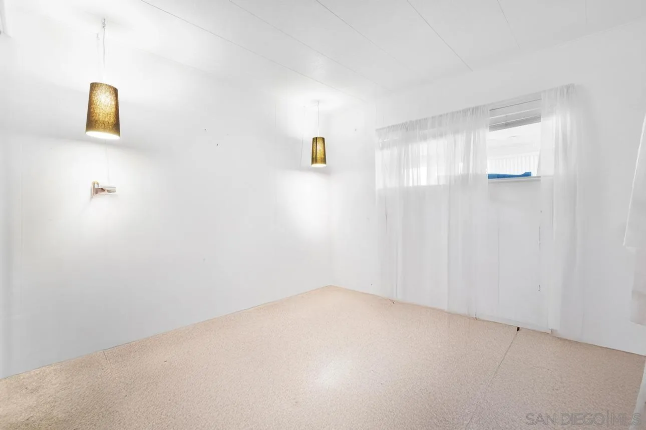 https://cdn.realtyfeed.com/cdn/127/260002207/b69287a454c890e3c6f59940d194211e.webp