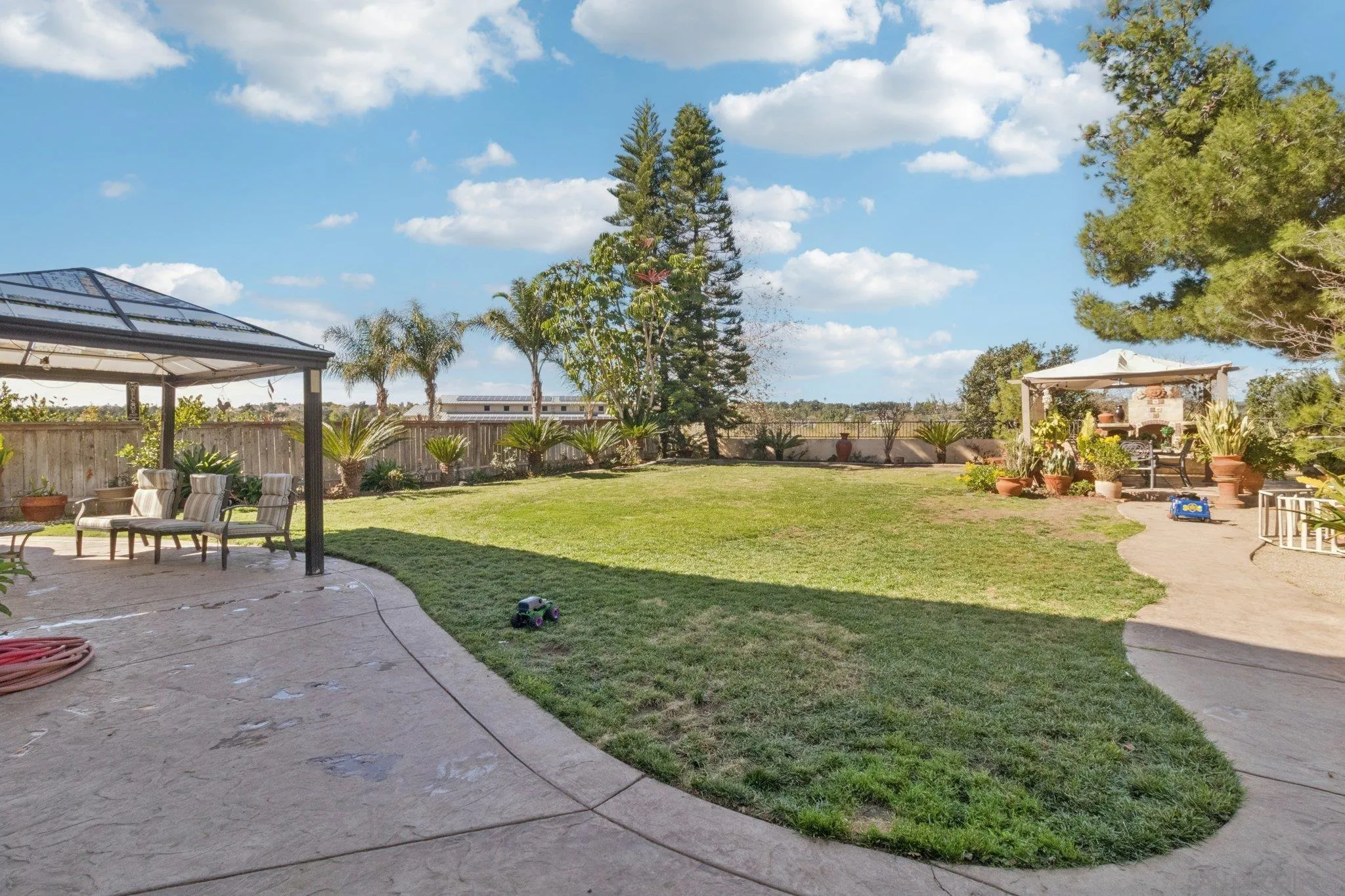 https://cdn.realtyfeed.com/cdn/127/260002208/7789bfdc6140f247494b01c4082482e6.webp