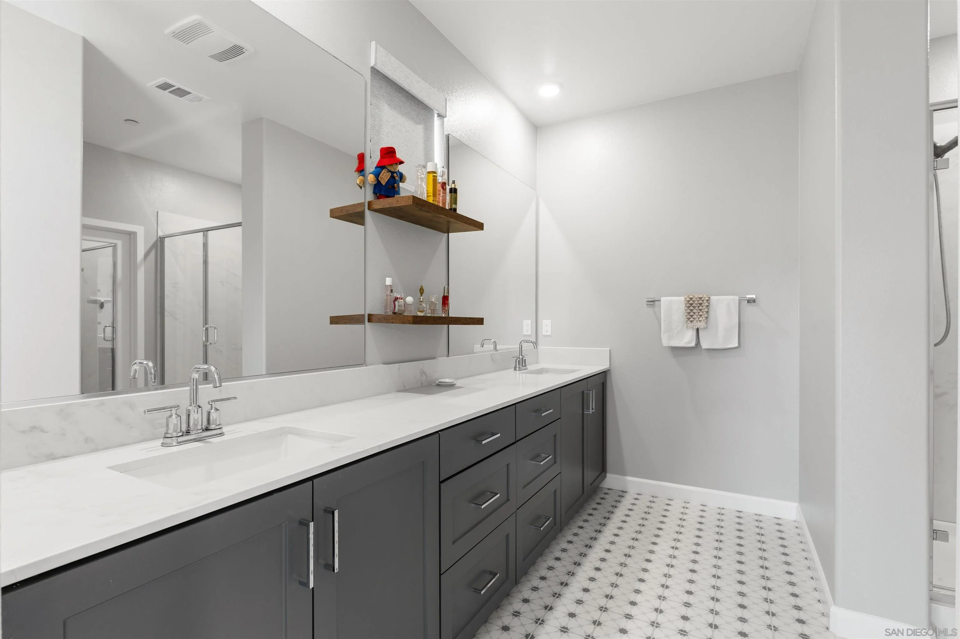 Photo #15: 260002210 Listing: Photo #15