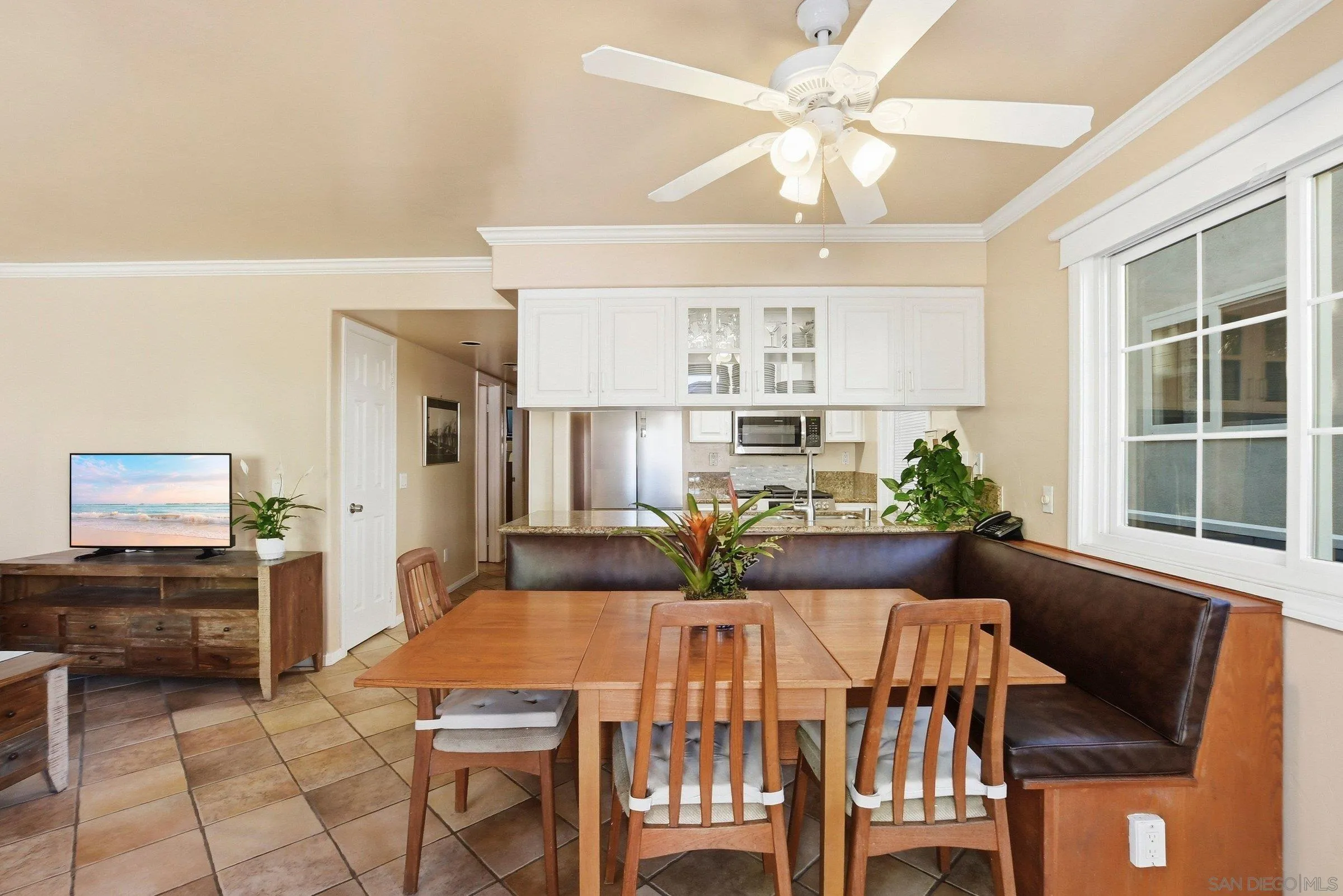 https://cdn.realtyfeed.com/cdn/127/260002217/0593fd405dfe4abf914365161e03a3ae.webp