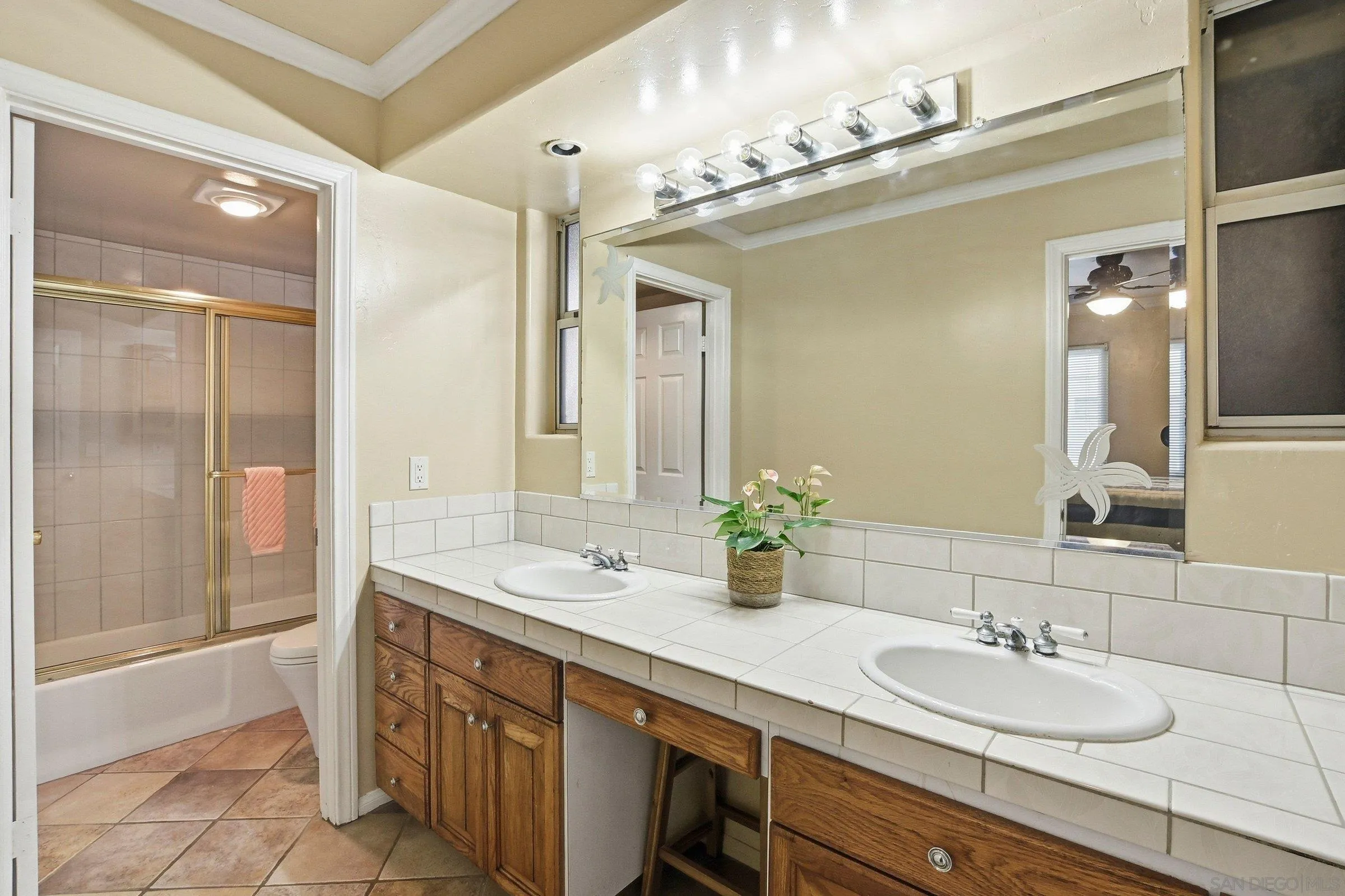 https://cdn.realtyfeed.com/cdn/127/260002217/23156626f9fcd1ba0d9d18d4a7647042.webp
