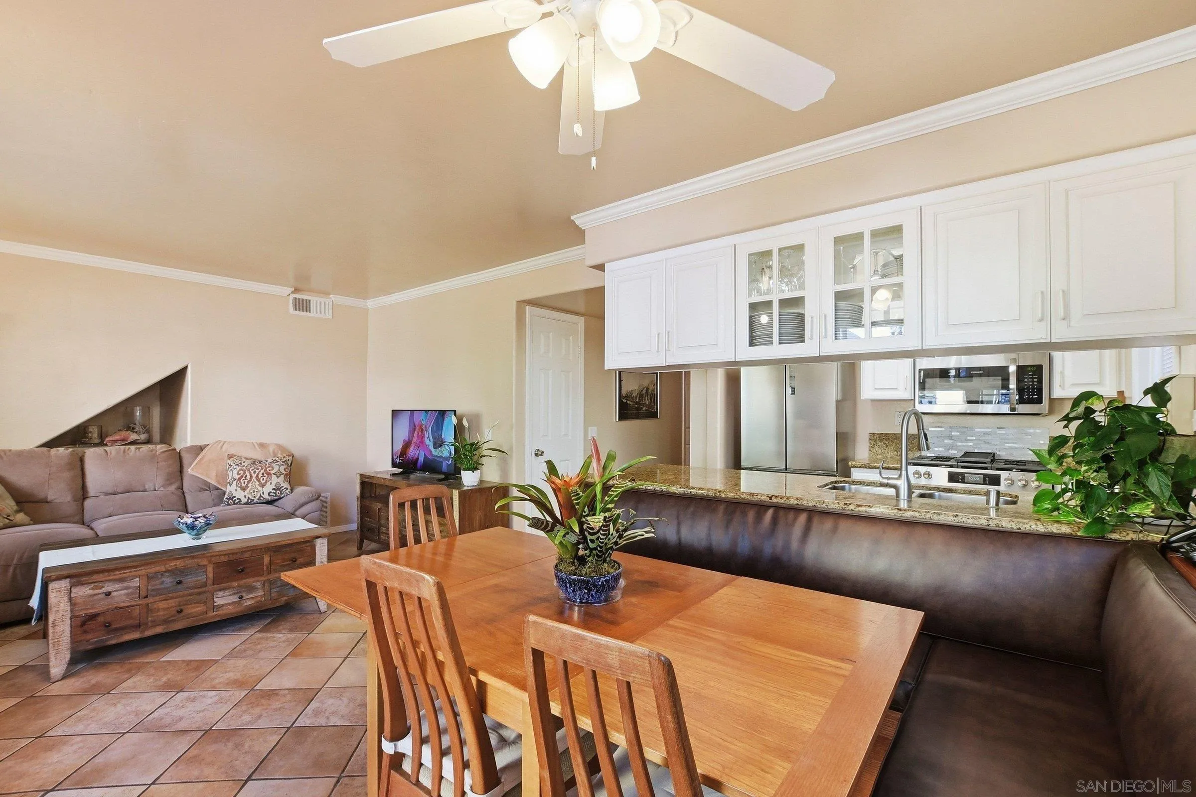 https://cdn.realtyfeed.com/cdn/127/260002217/8e7378909afa5e326052312755f77dea.webp