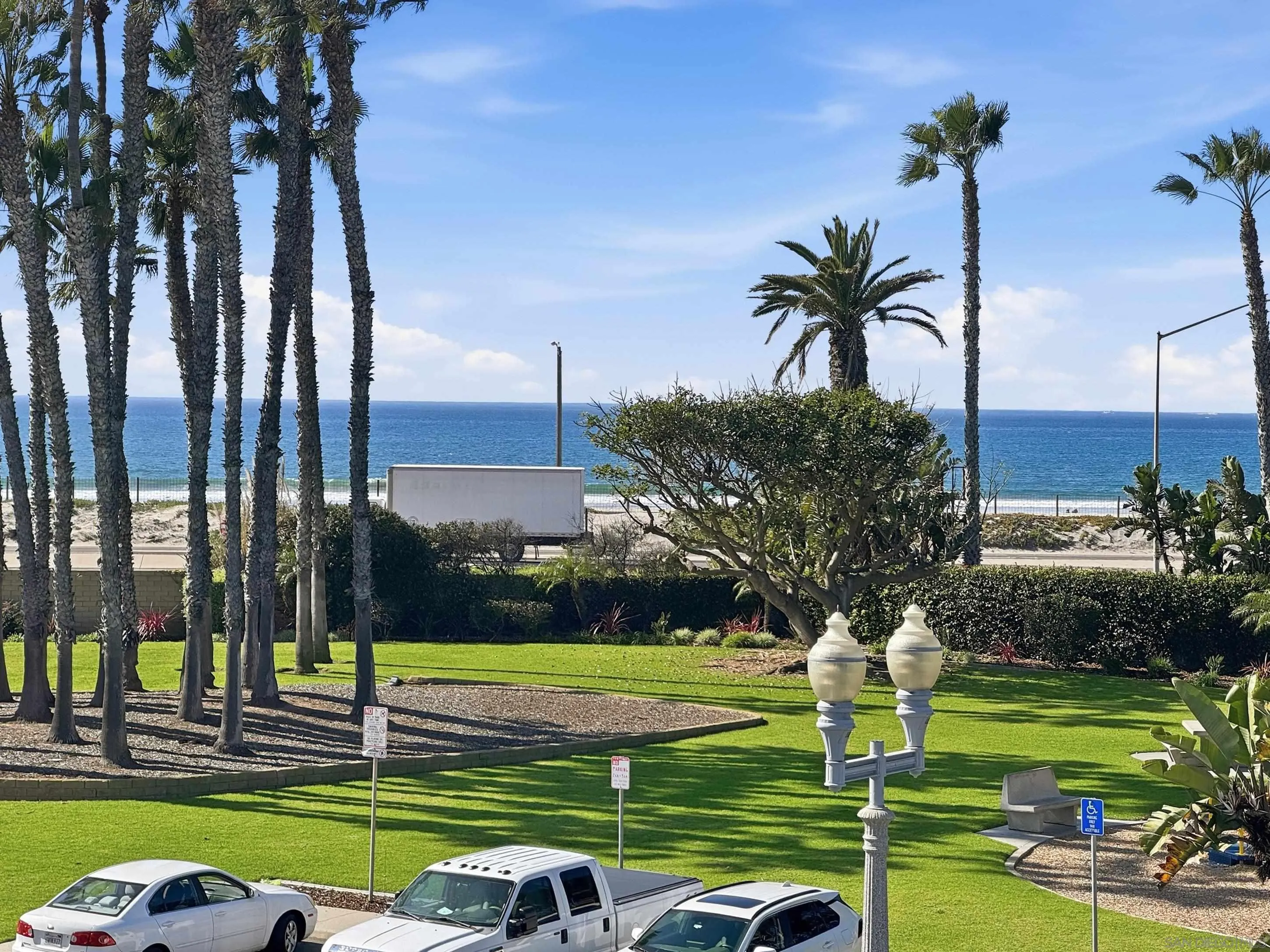 https://cdn.realtyfeed.com/cdn/127/260002224/af8e2e85abb4f2ae4ee0c78bd781d6b3.webp