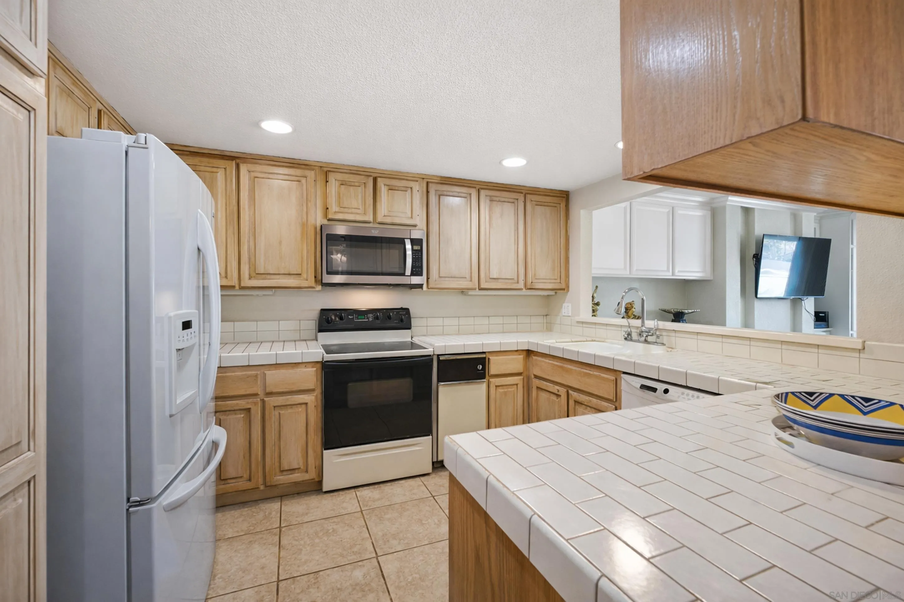 https://cdn.realtyfeed.com/cdn/127/260002224/cf20bb01dcea3ecdf0c9eebcc74a49c4.webp