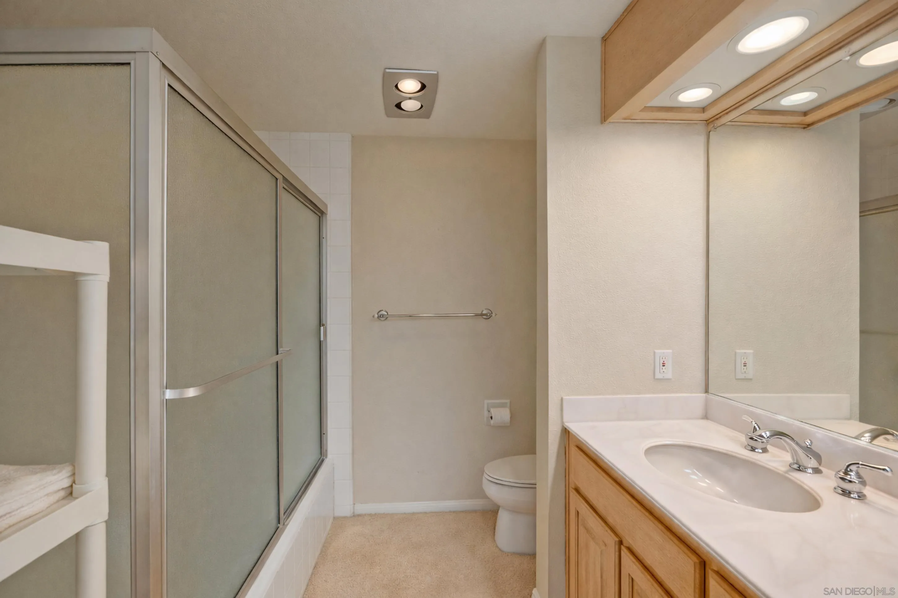 https://cdn.realtyfeed.com/cdn/127/260002224/ff68e8a3191f6190380aea7ef8c2b5c6.webp