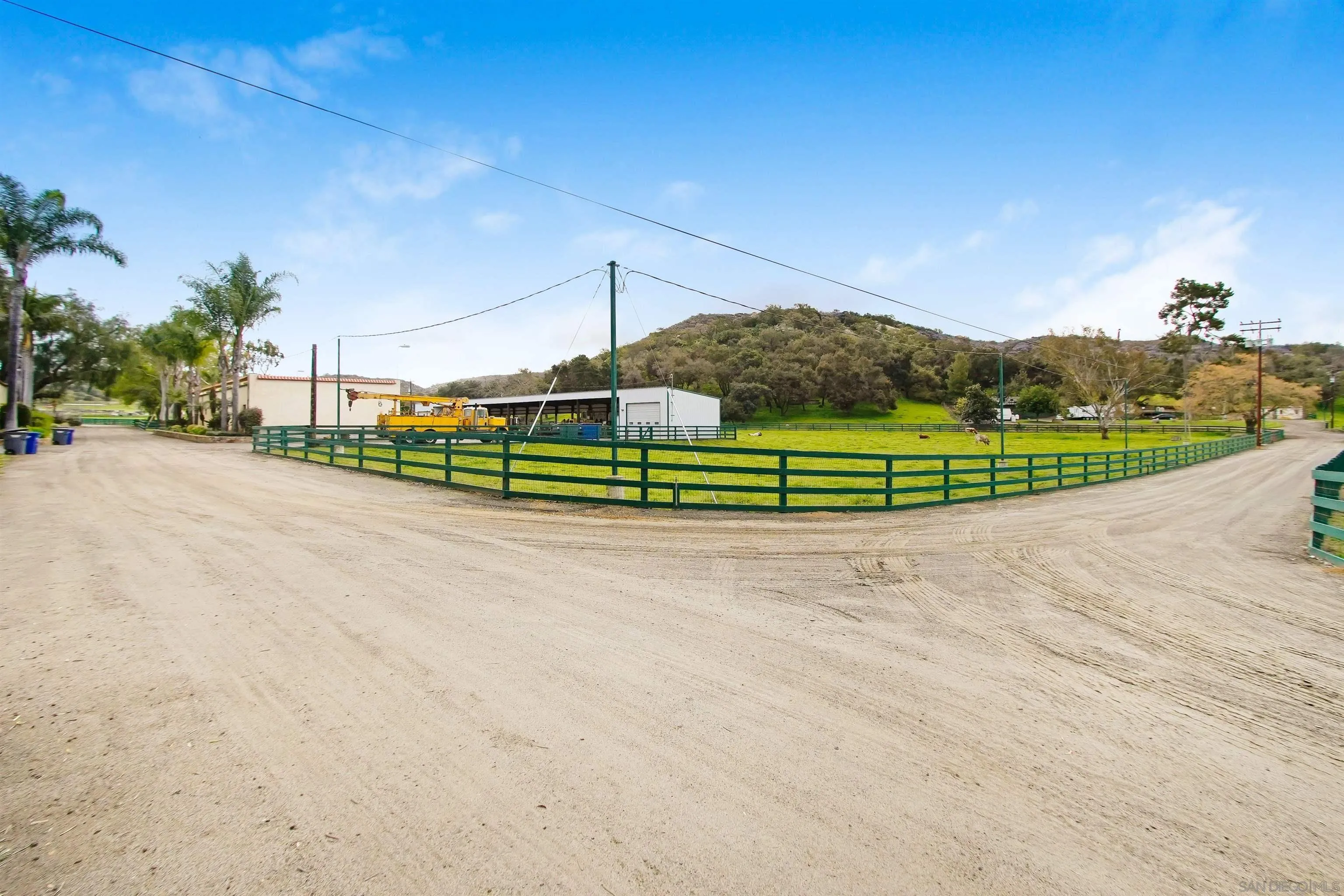 https://cdn.realtyfeed.com/cdn/127/260002232/9423dc9ad7be124e62241ce88c69d8f9.webp