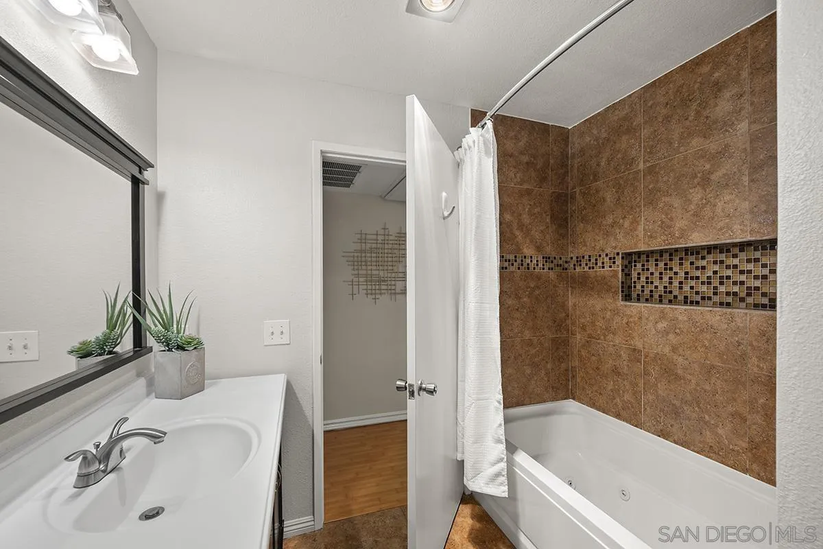 Photo #30: 260002234 Listing: Photo #30