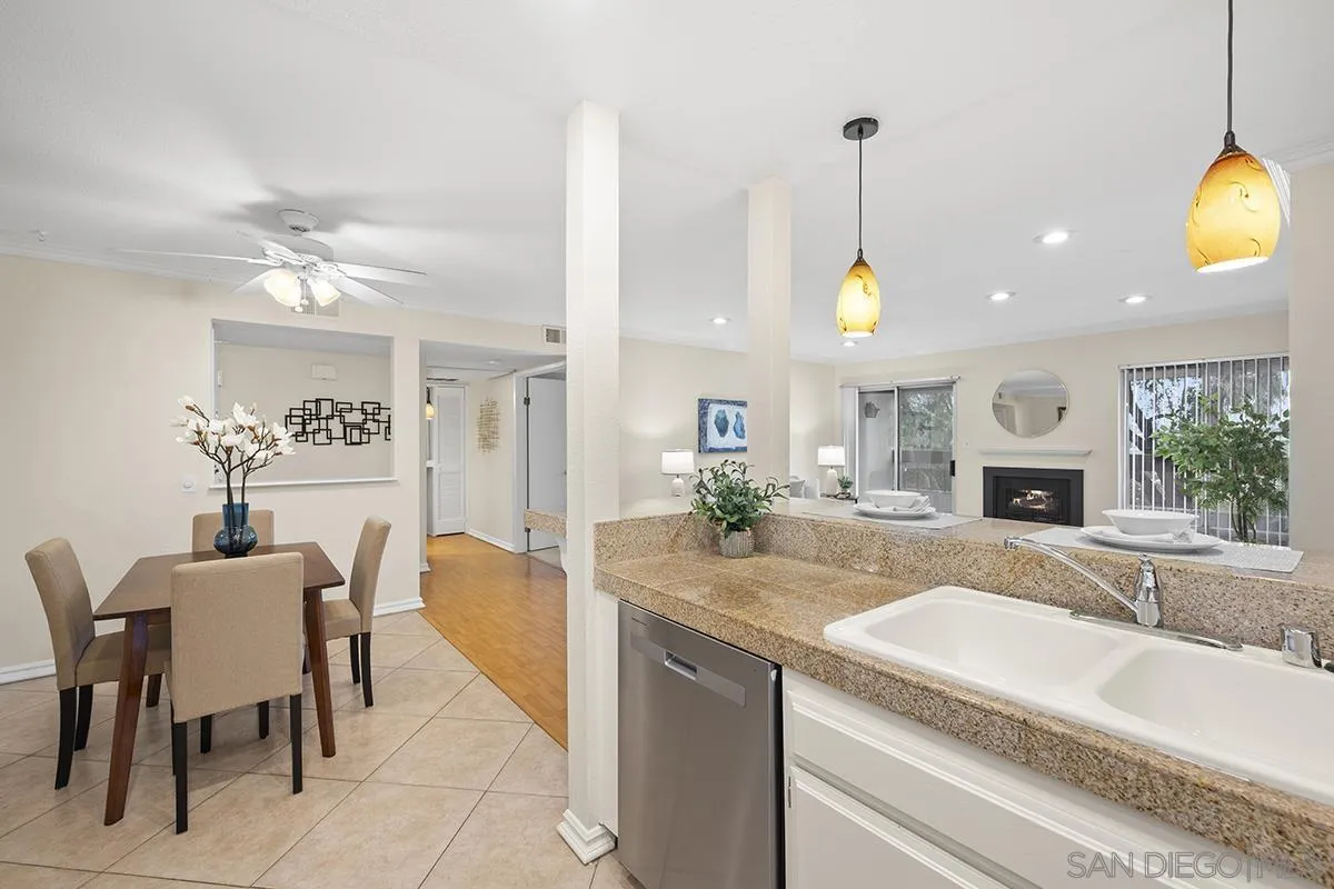 https://cdn.realtyfeed.com/cdn/127/260002234/a968b800a4ce0c4ffbf080959f3d1ddc.webp
